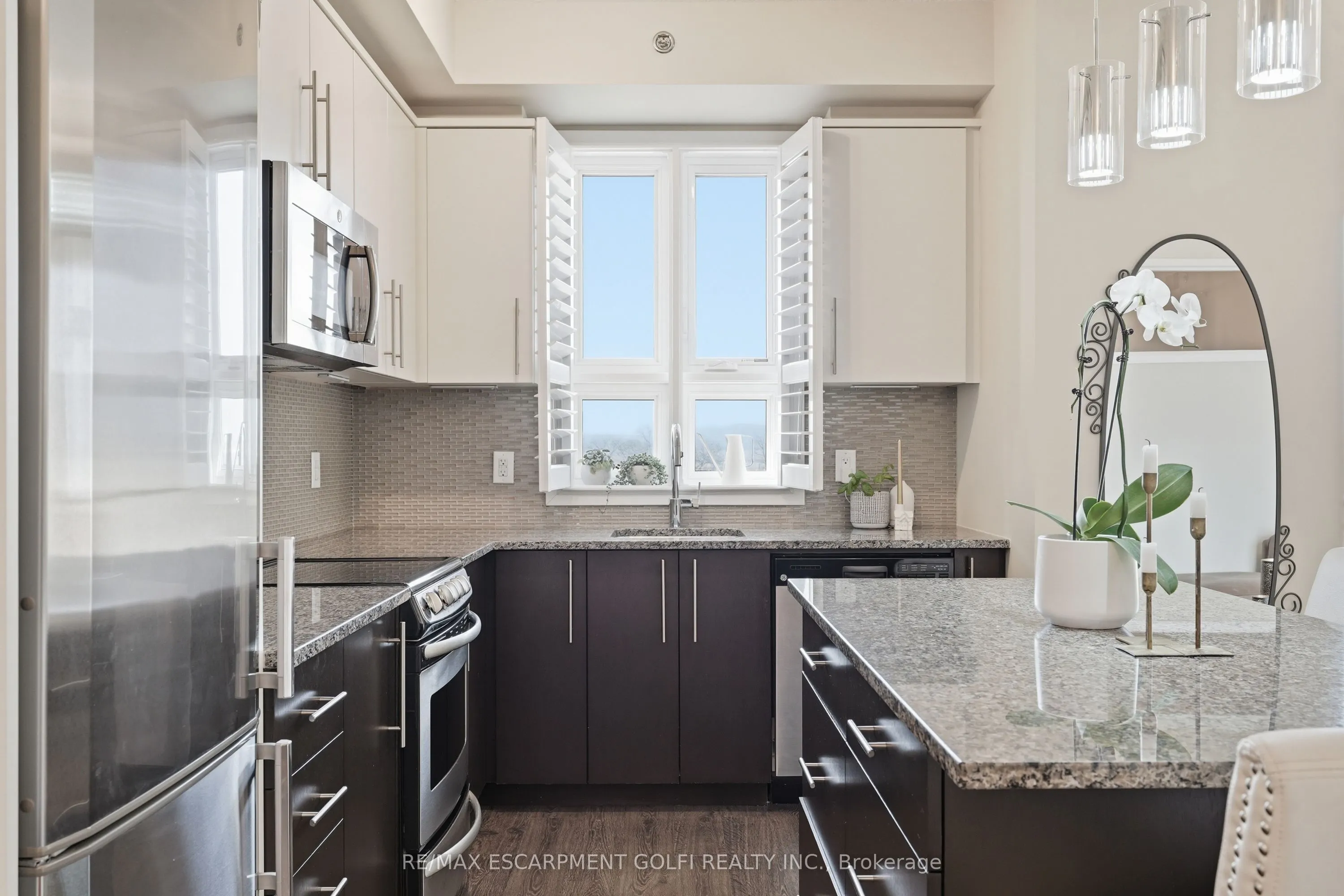 520 North Service Road #411