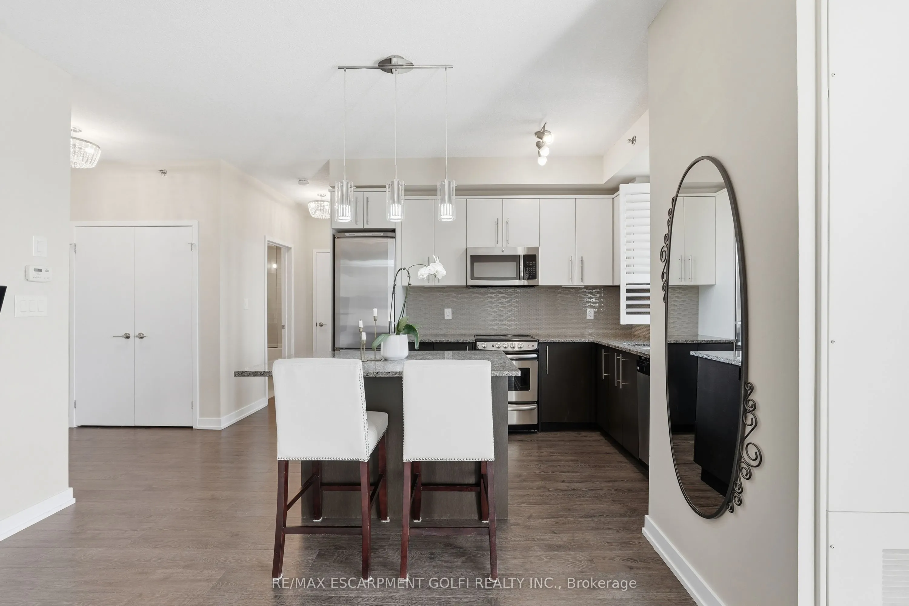 520 North Service Road #411