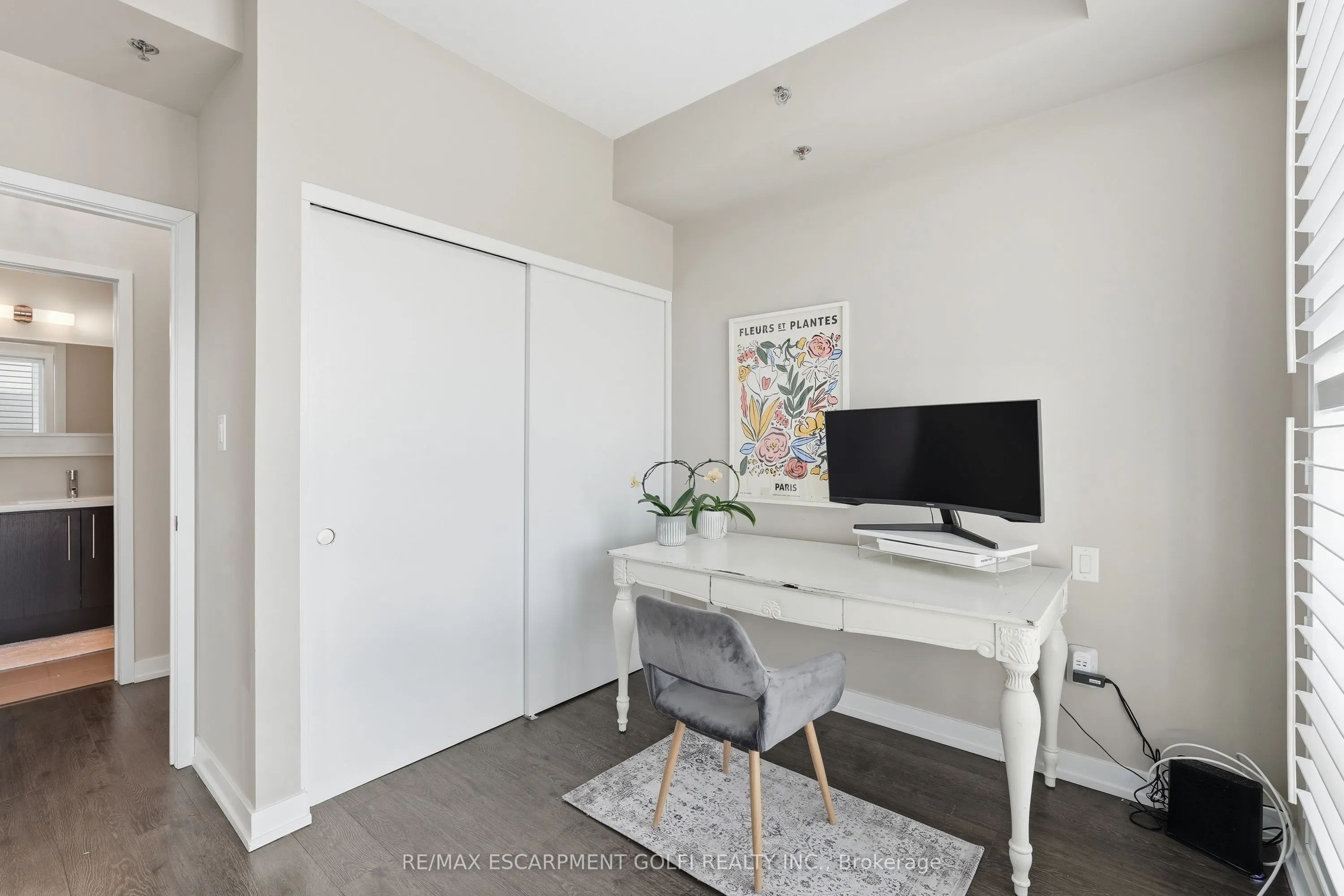 520 North Service Road #411