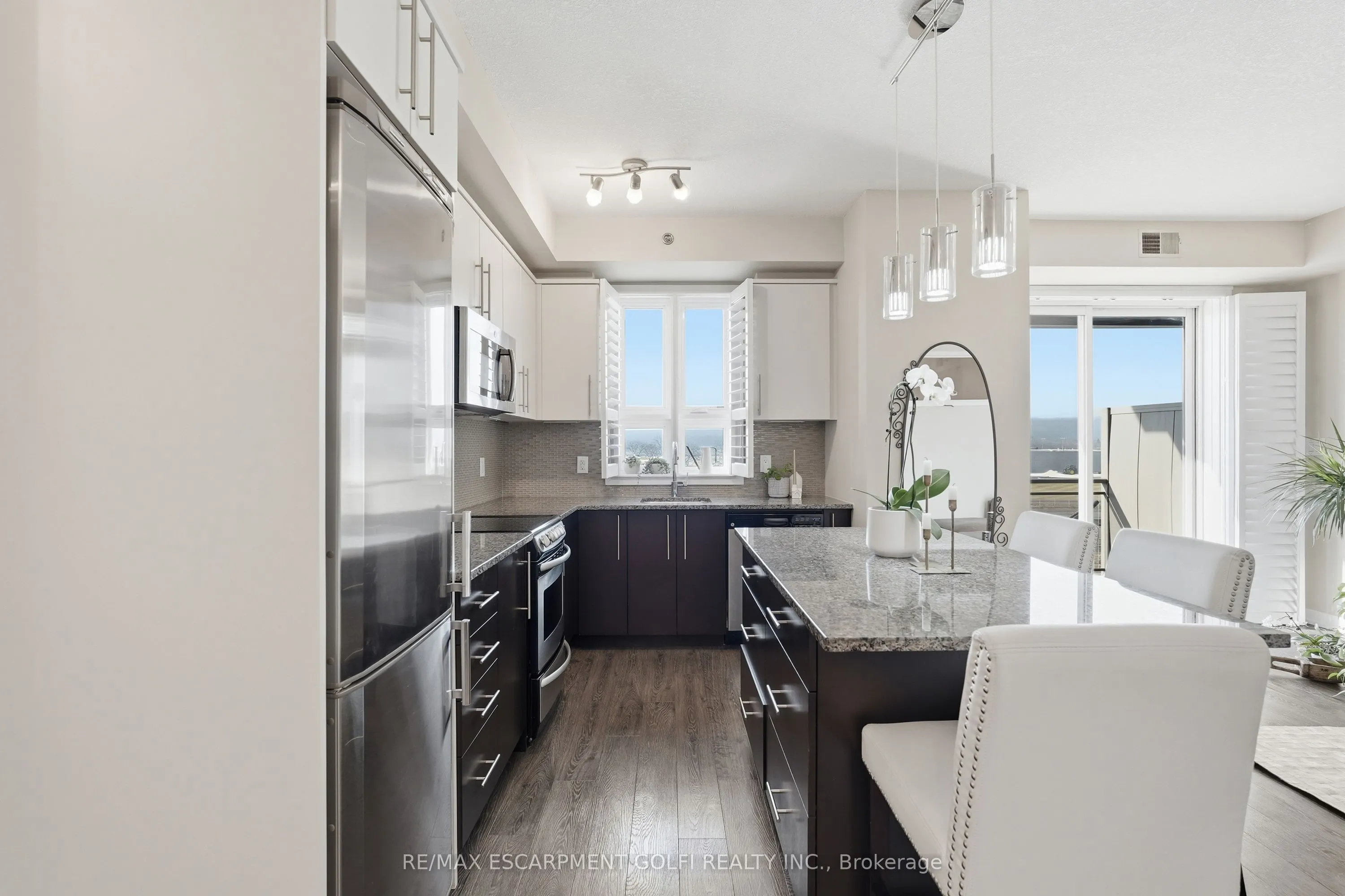 520 North Service Road #411
