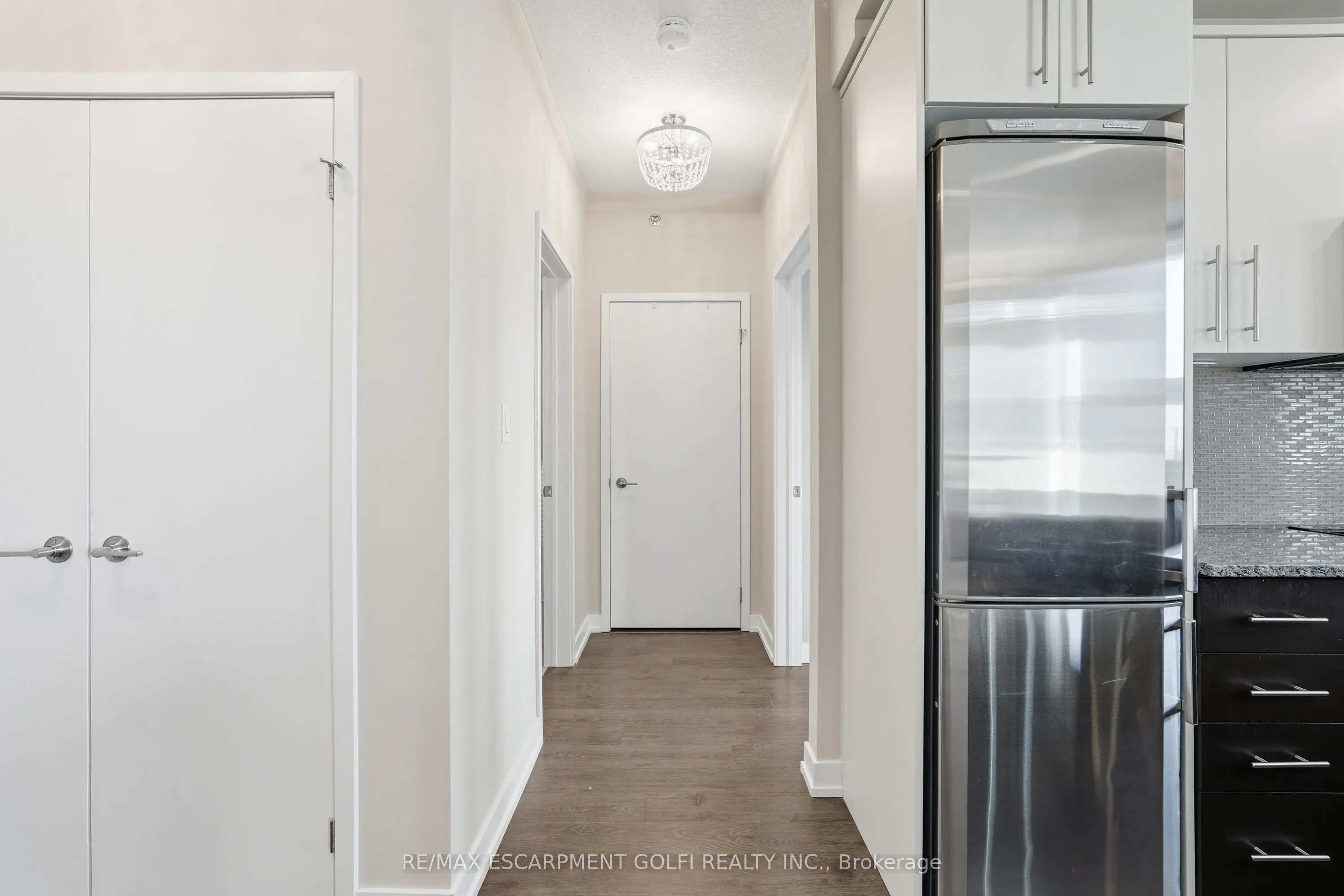 520 North Service Road #411