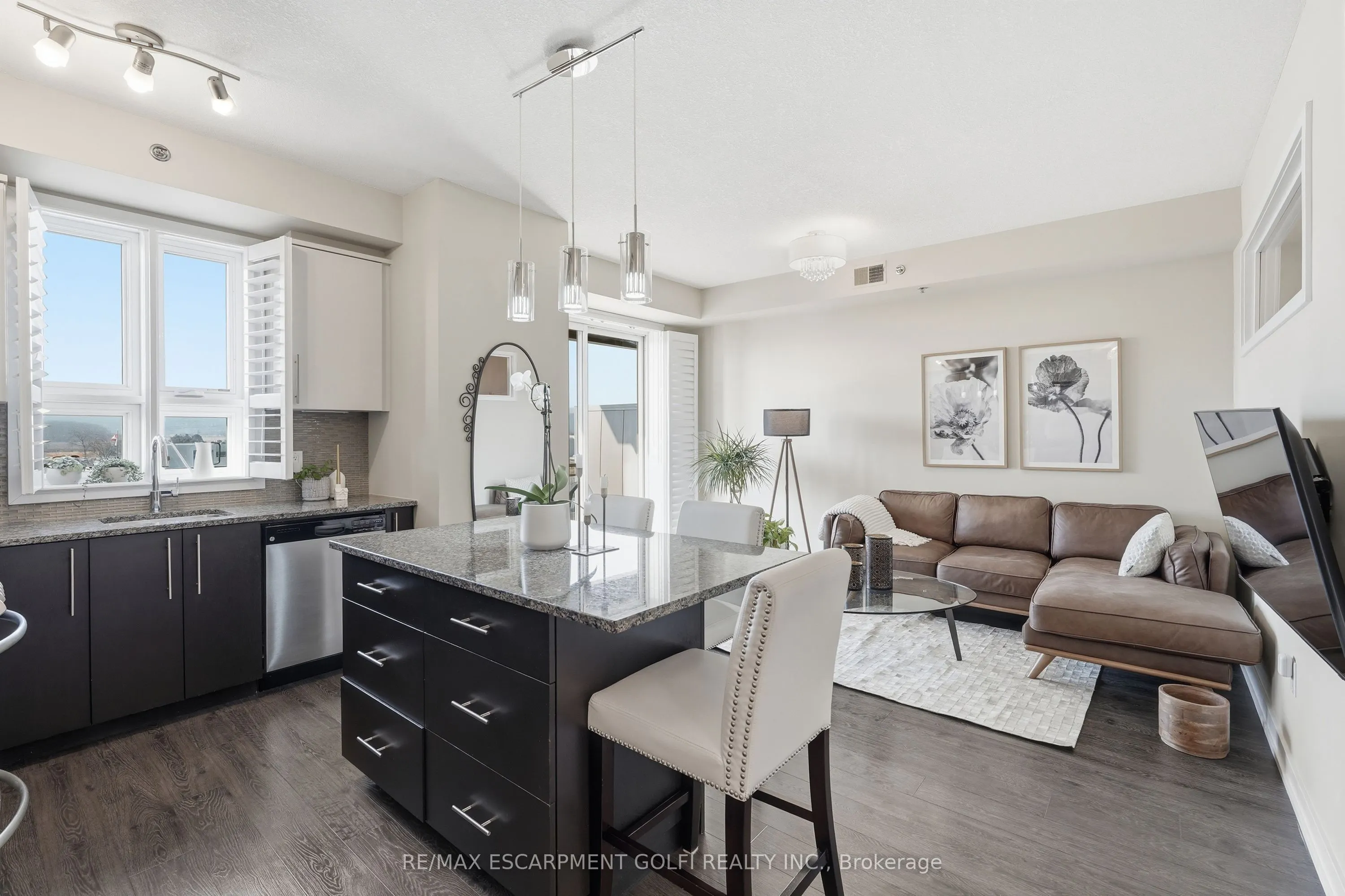 520 North Service Road #411