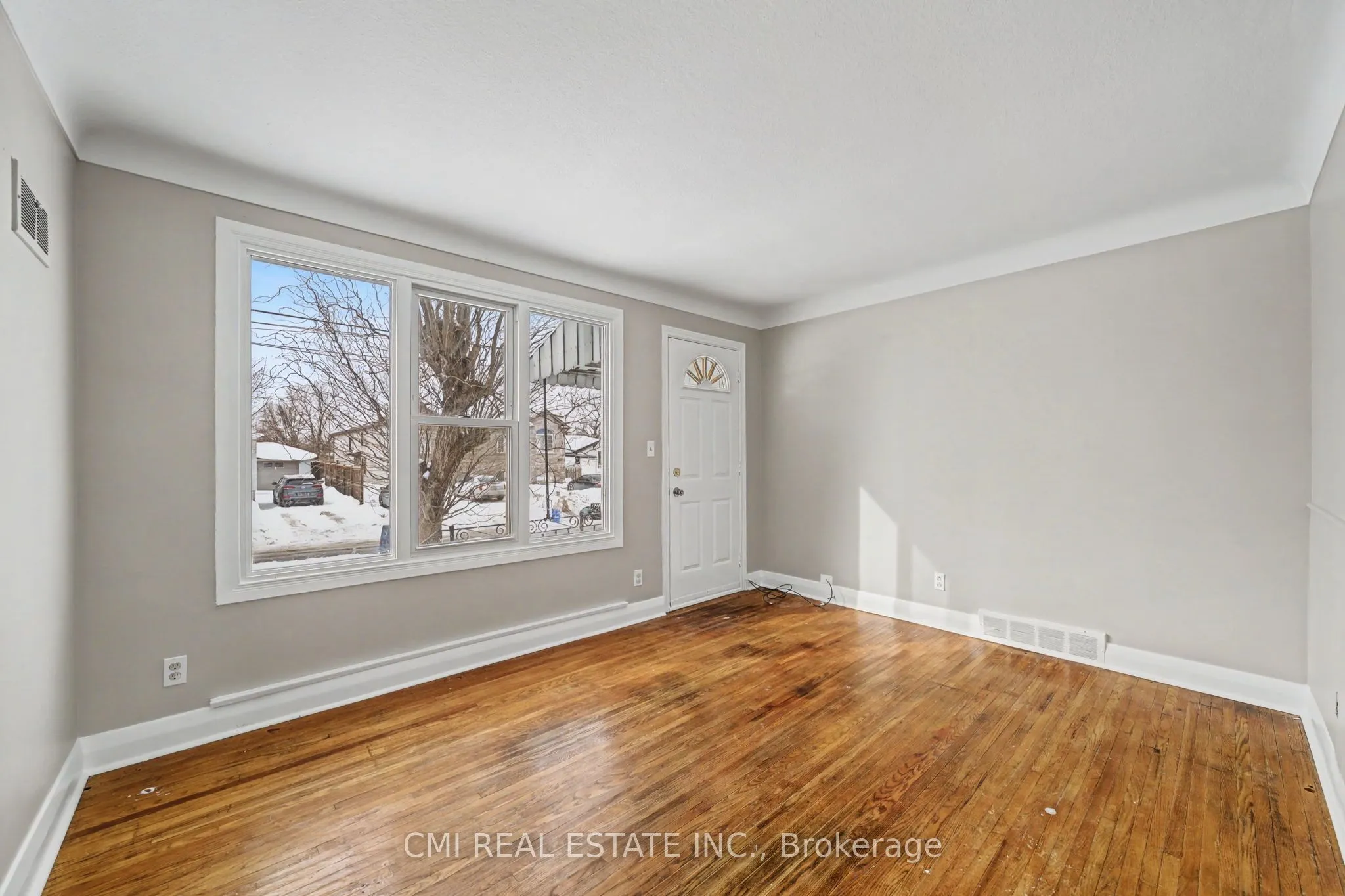 68 Queen Street S