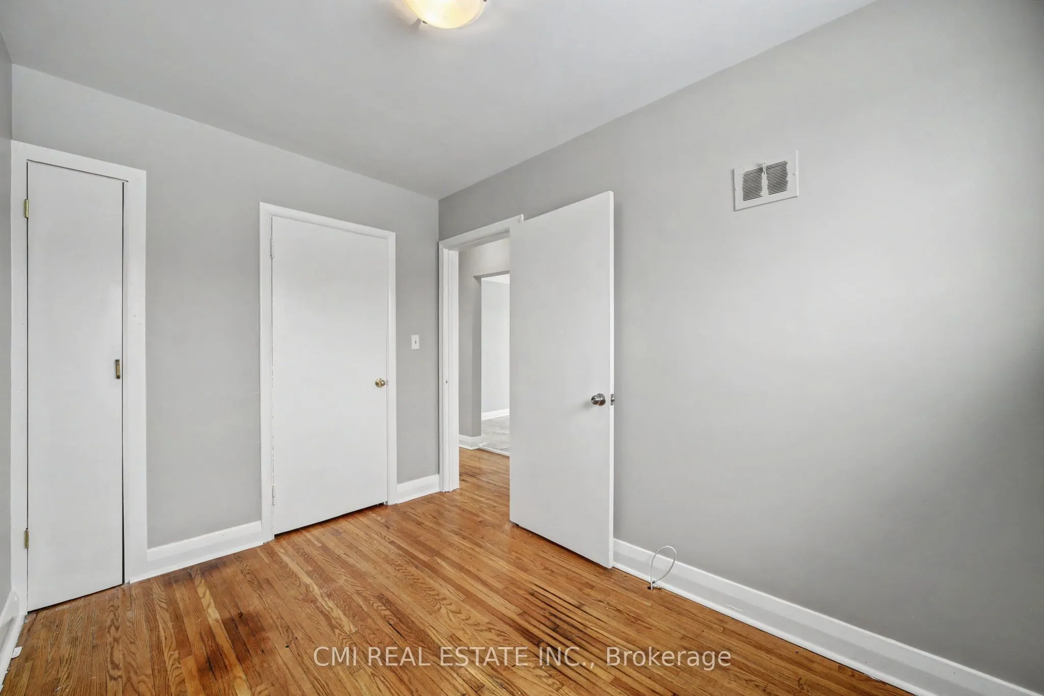 68 Queen Street S