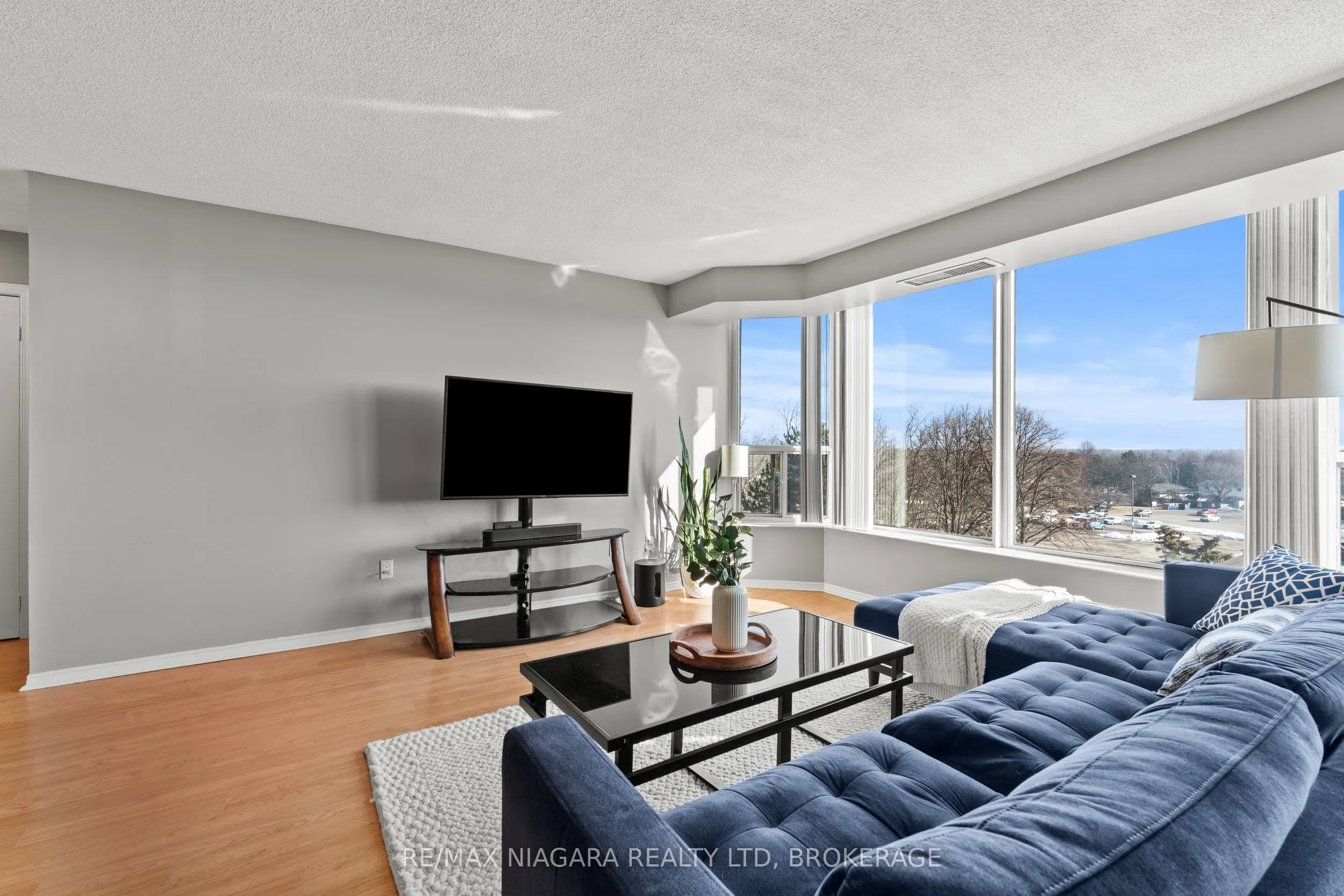 81 Scott Street #601