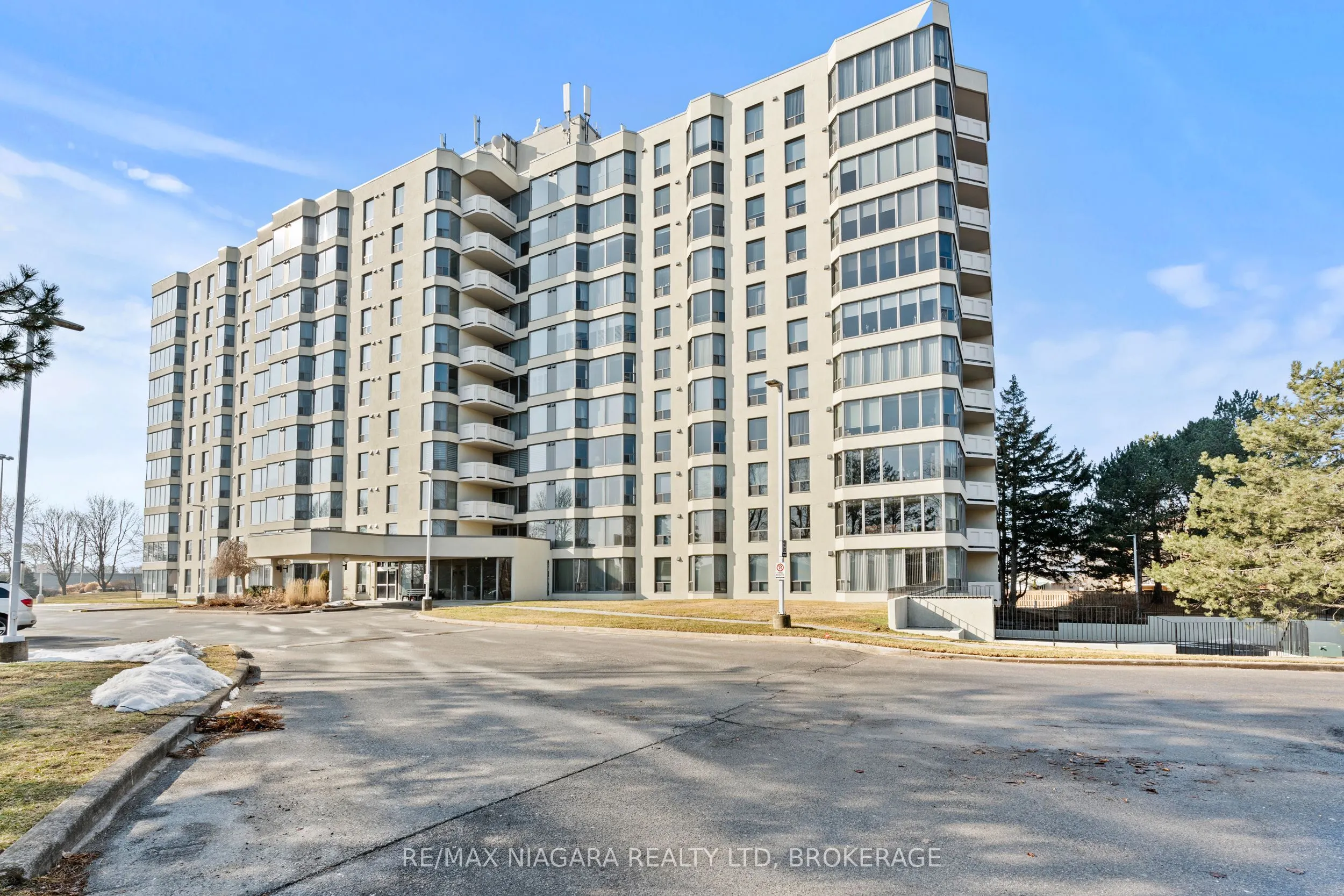 81 Scott Street #601