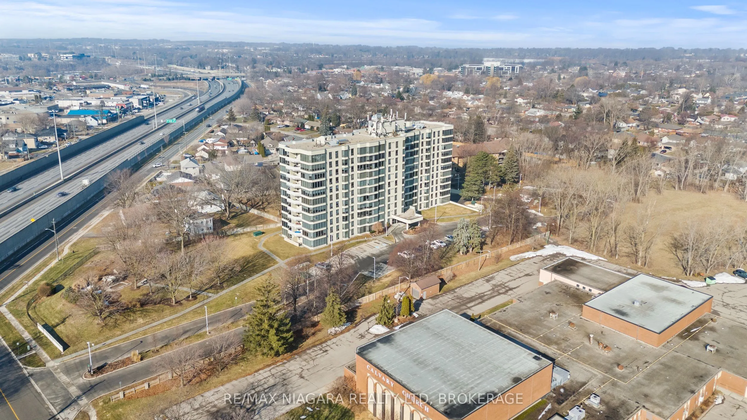 81 Scott Street #601