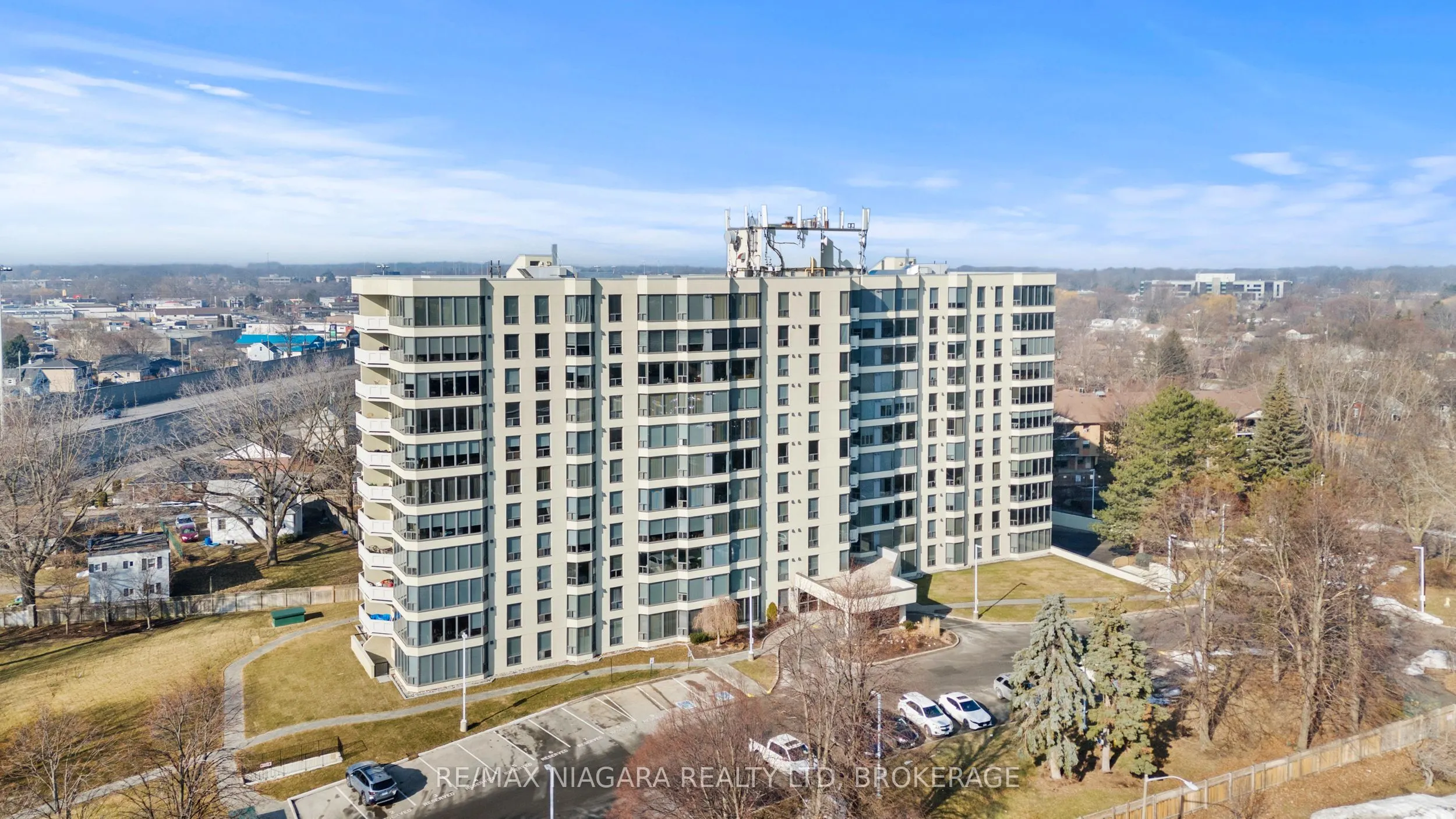 81 Scott Street #601