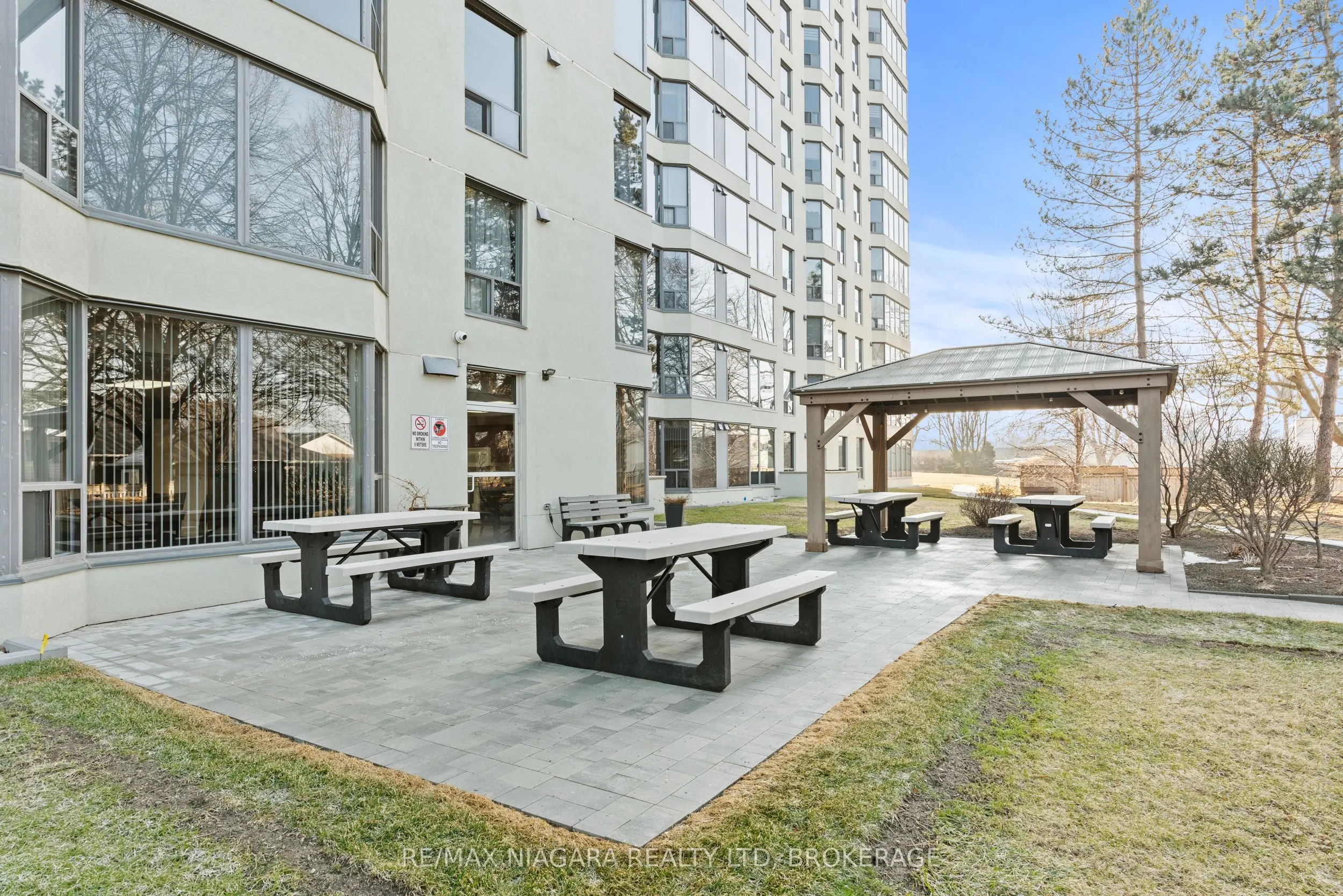 81 Scott Street #601