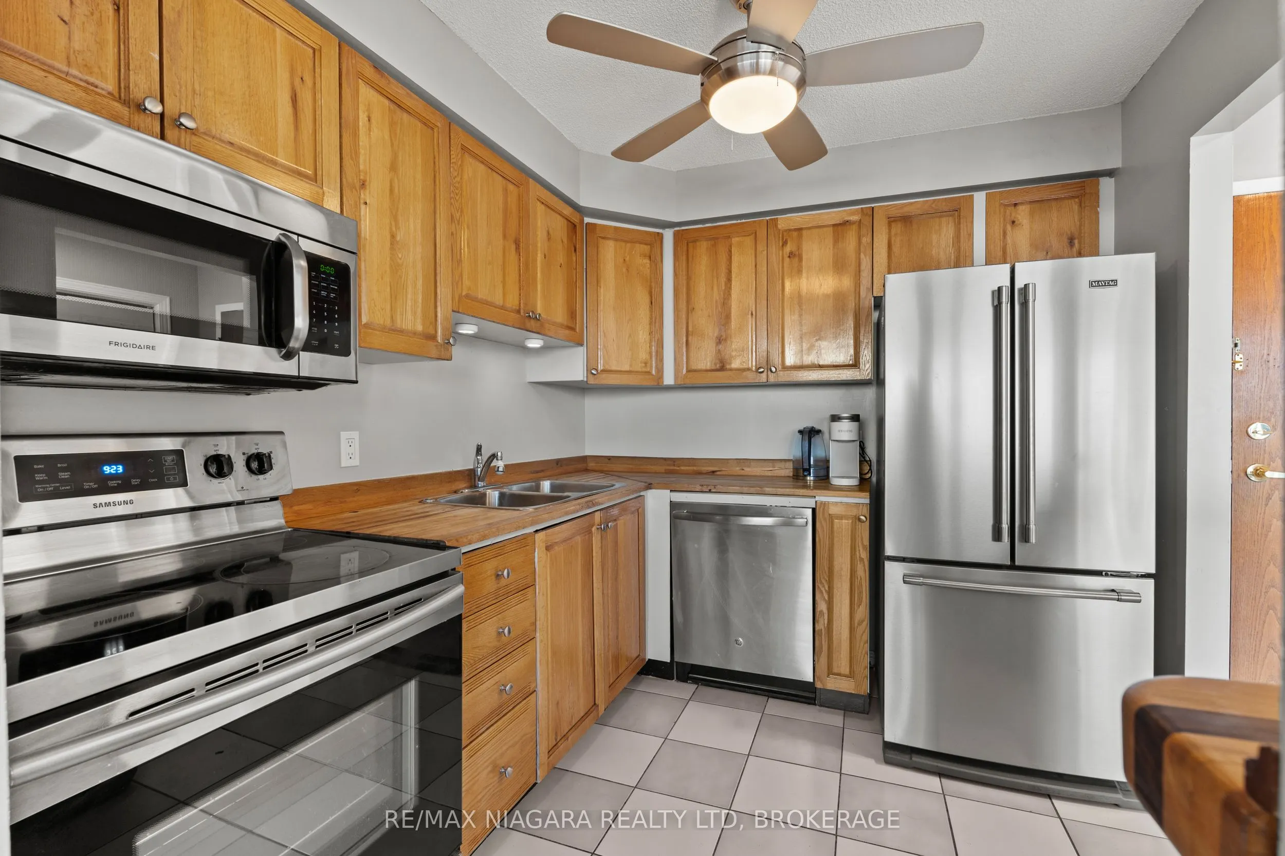 81 Scott Street #601
