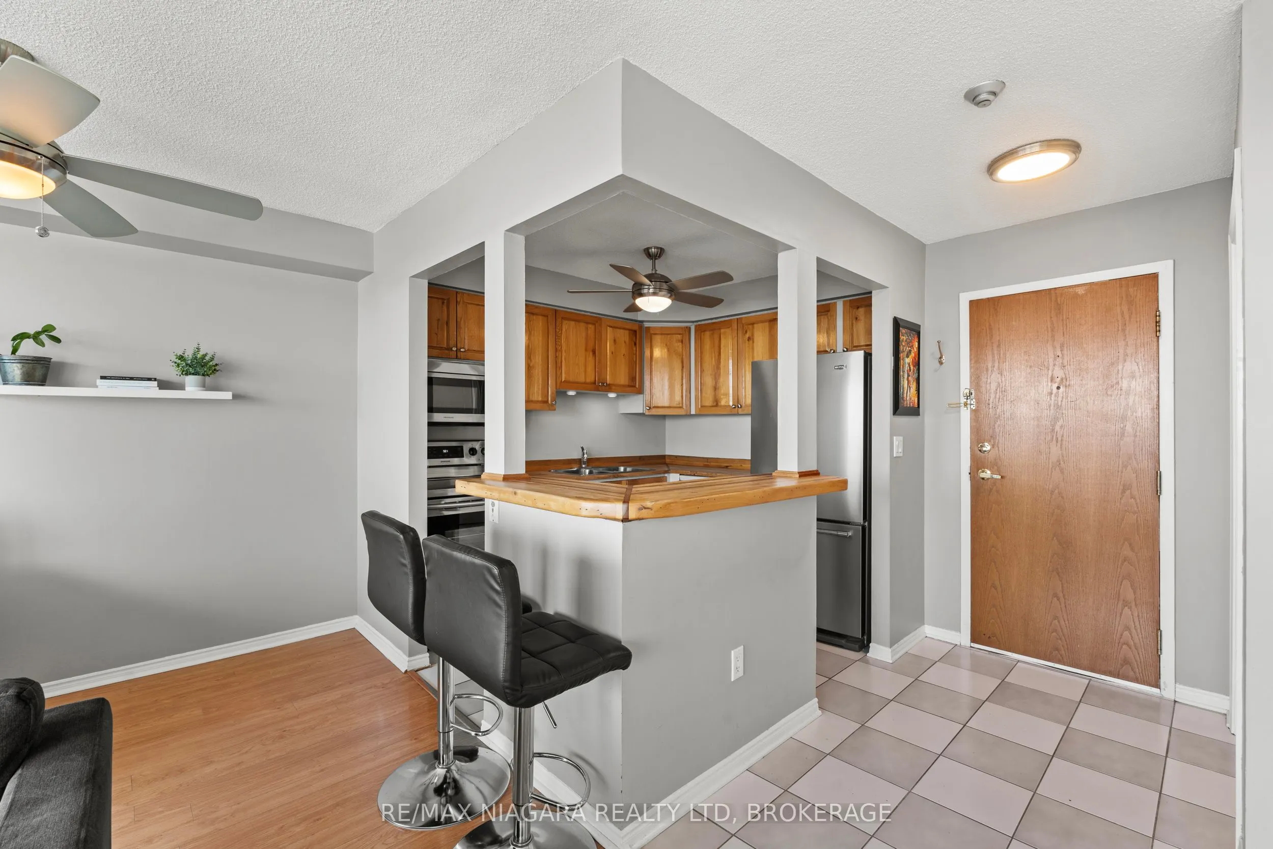 81 Scott Street #601