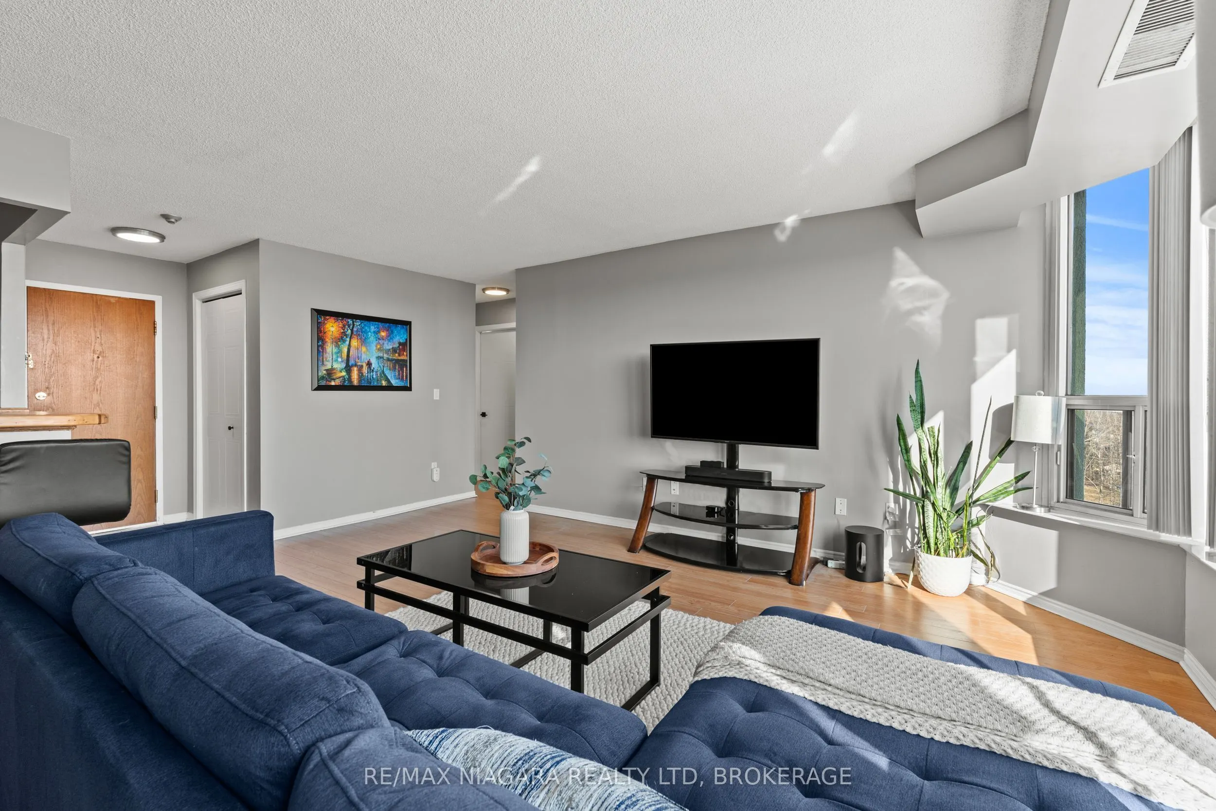 81 Scott Street #601