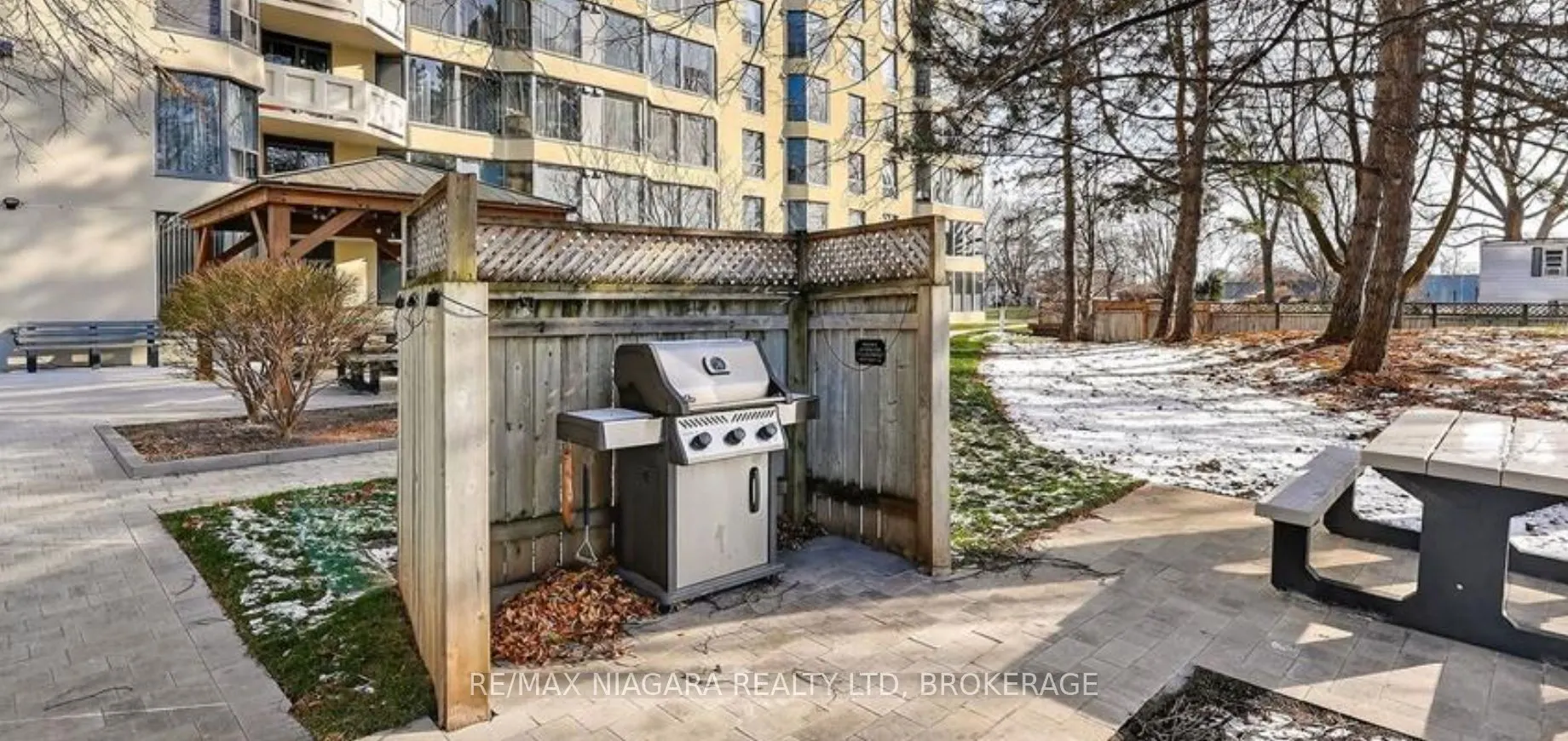 81 Scott Street #601