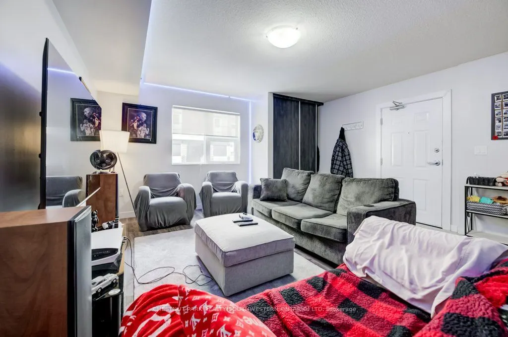 338 Albert Street #114