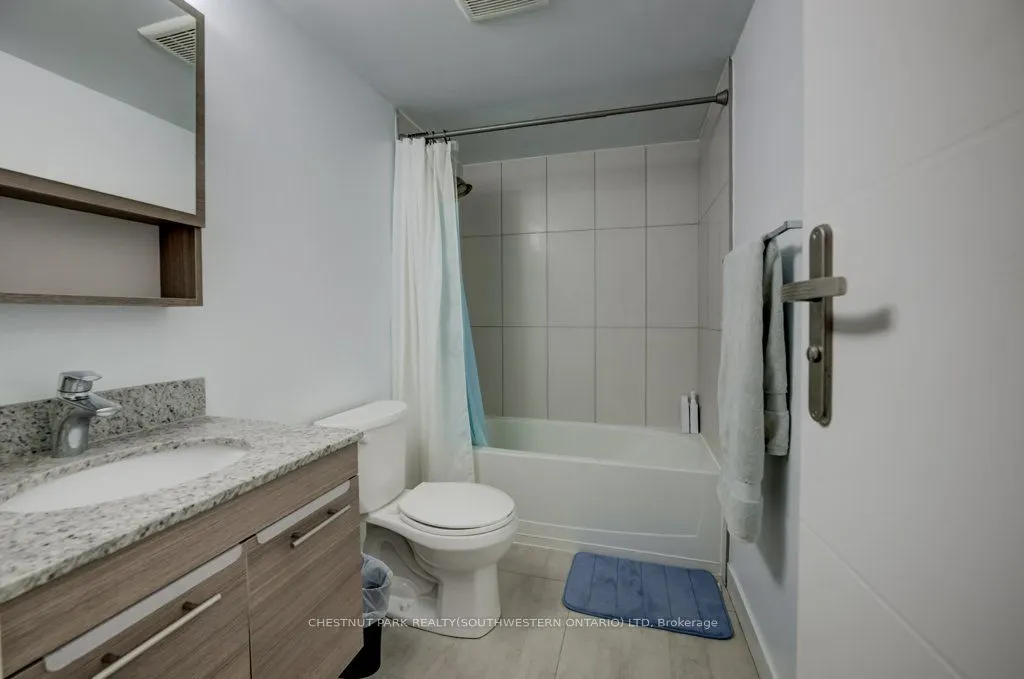 338 Albert Street #114