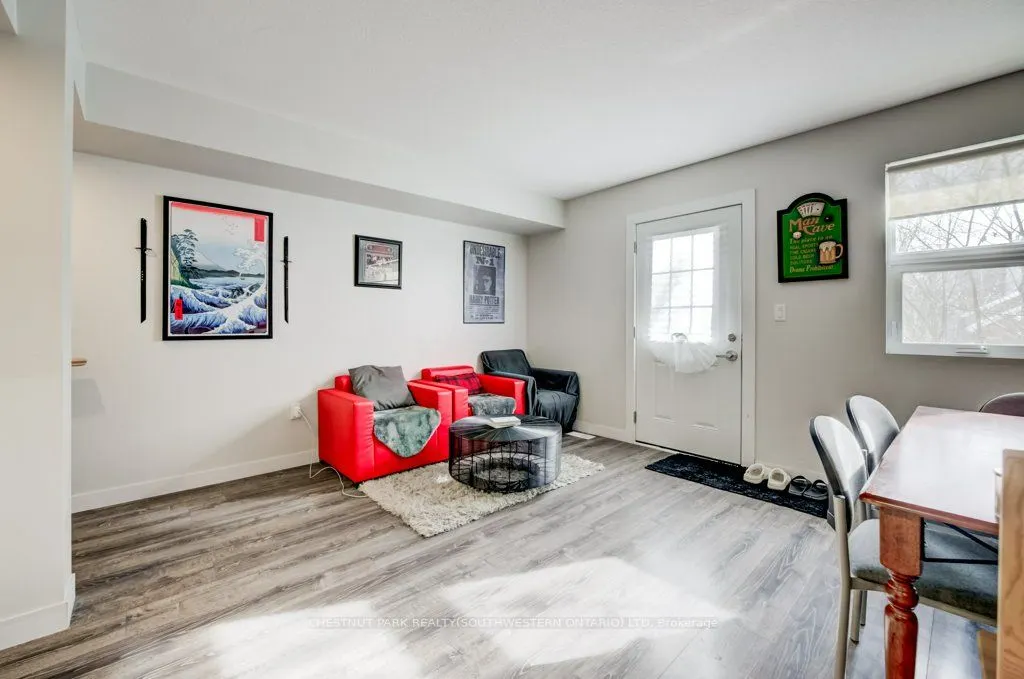 338 Albert Street #114