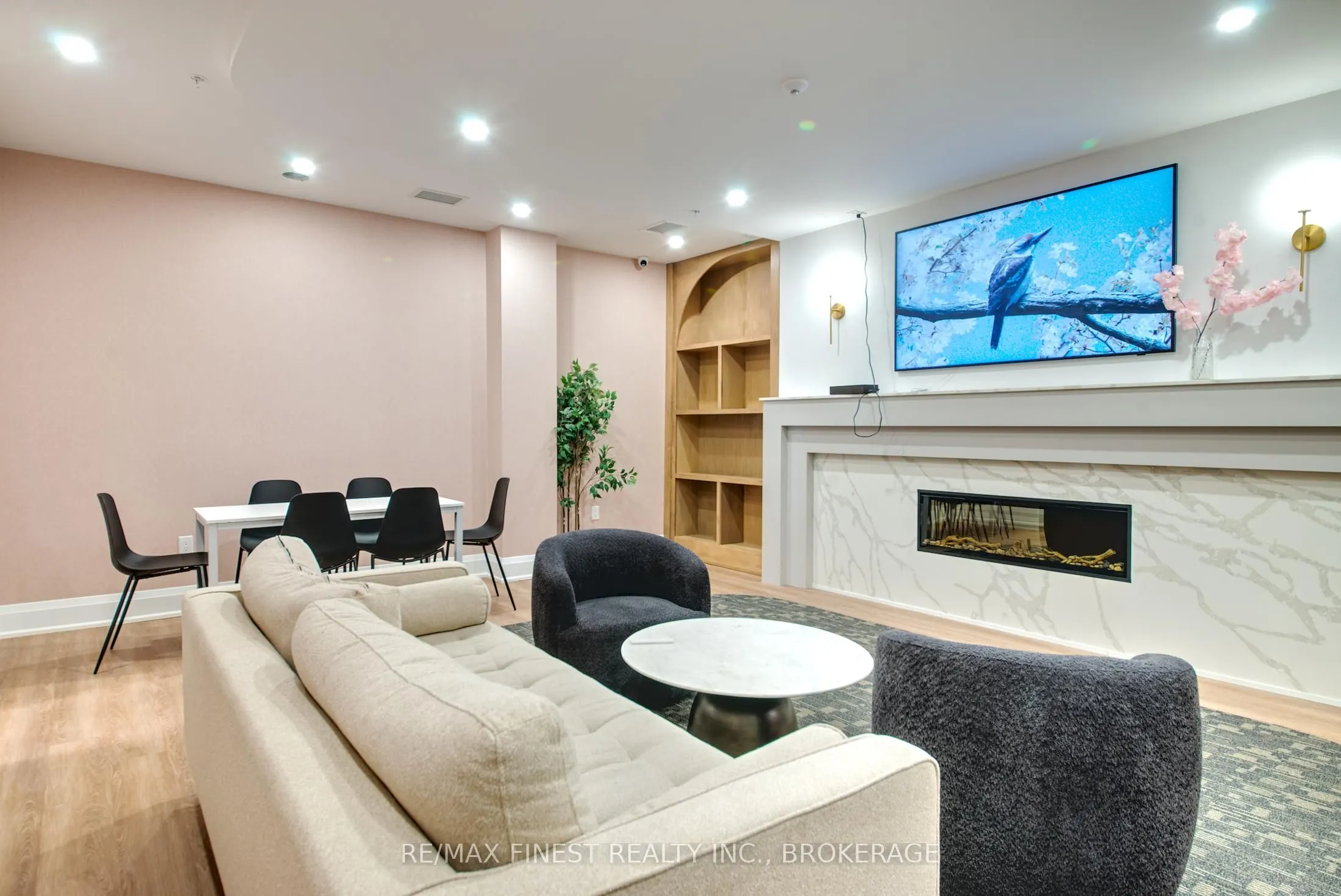 223 Princess Street #314