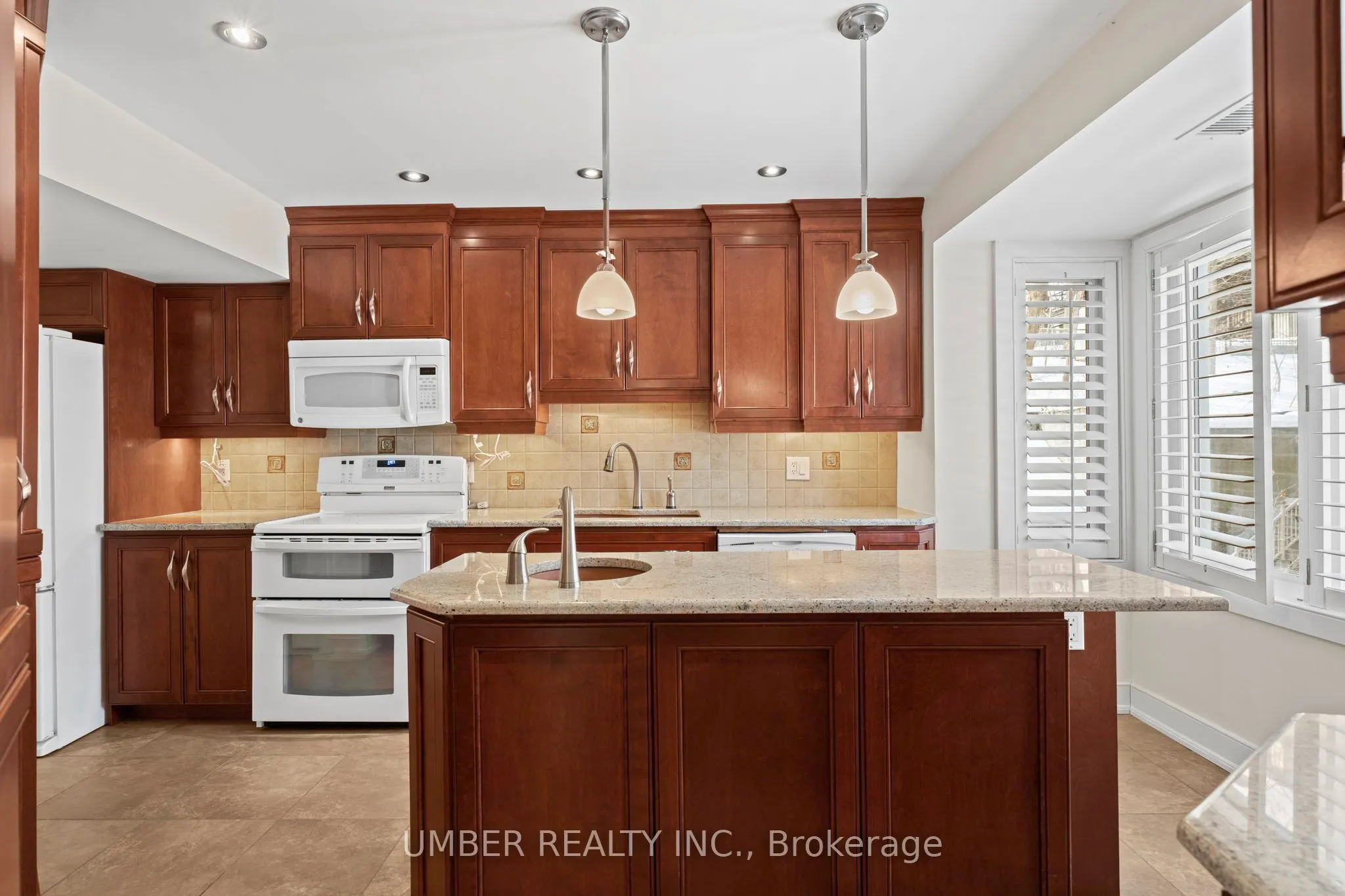 250 Fountain Place #122D