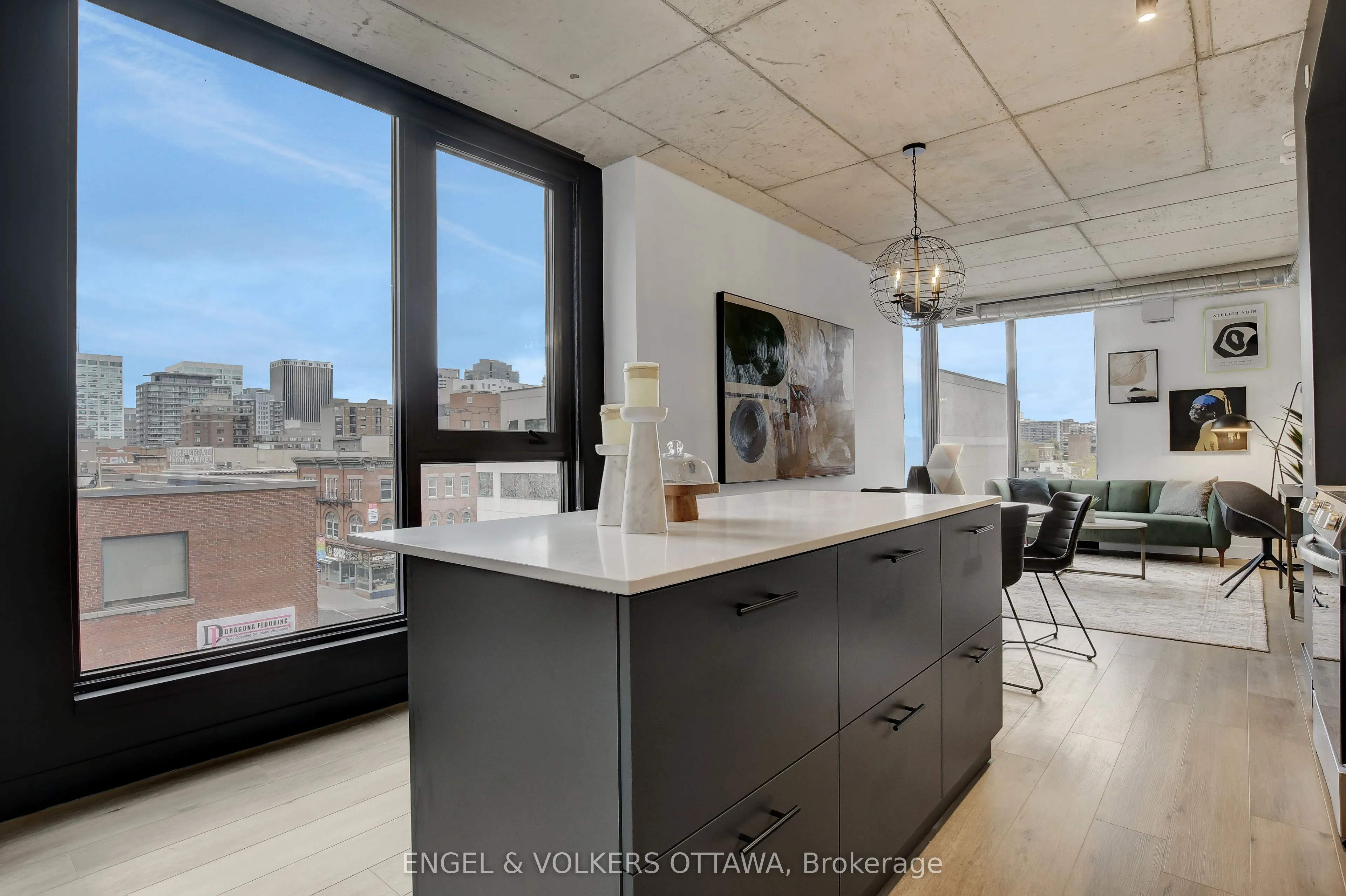 10 James Street #405