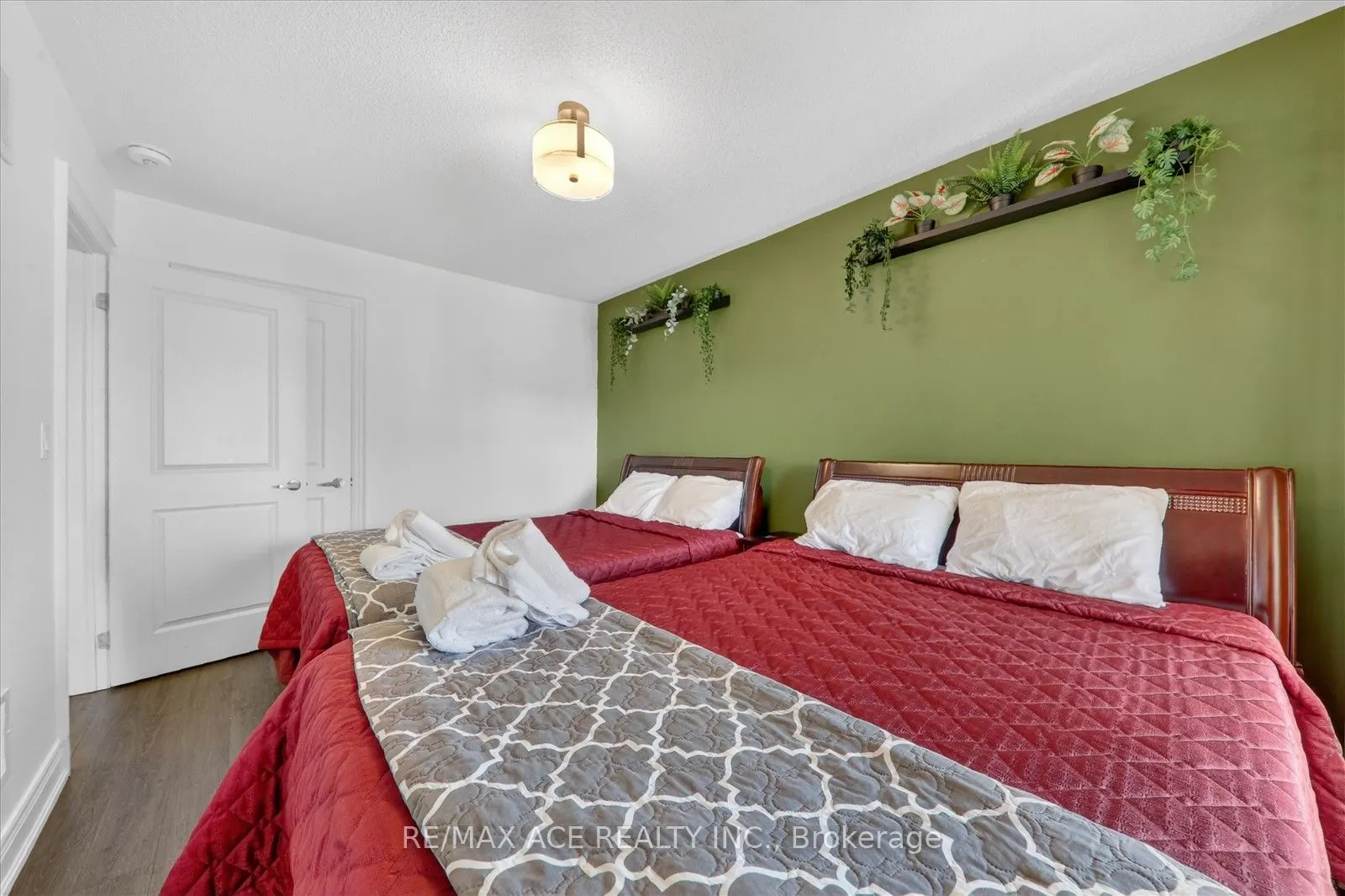 171 Snowbridge Way #26
