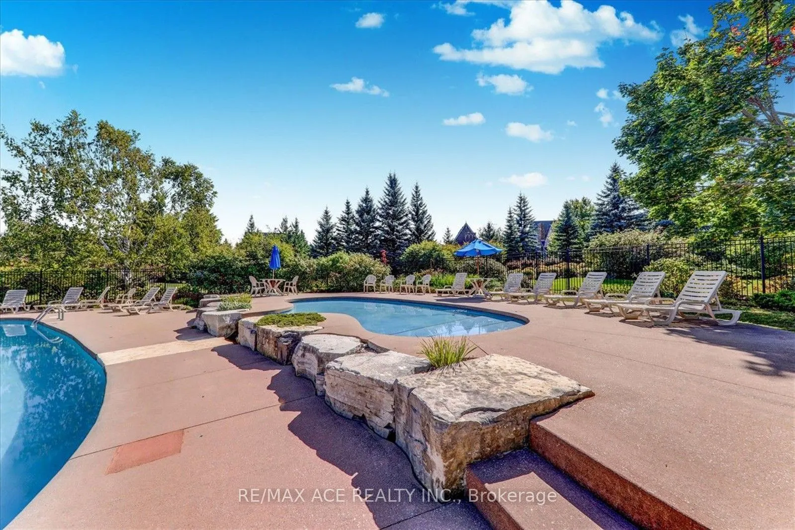 171 Snowbridge Way #26