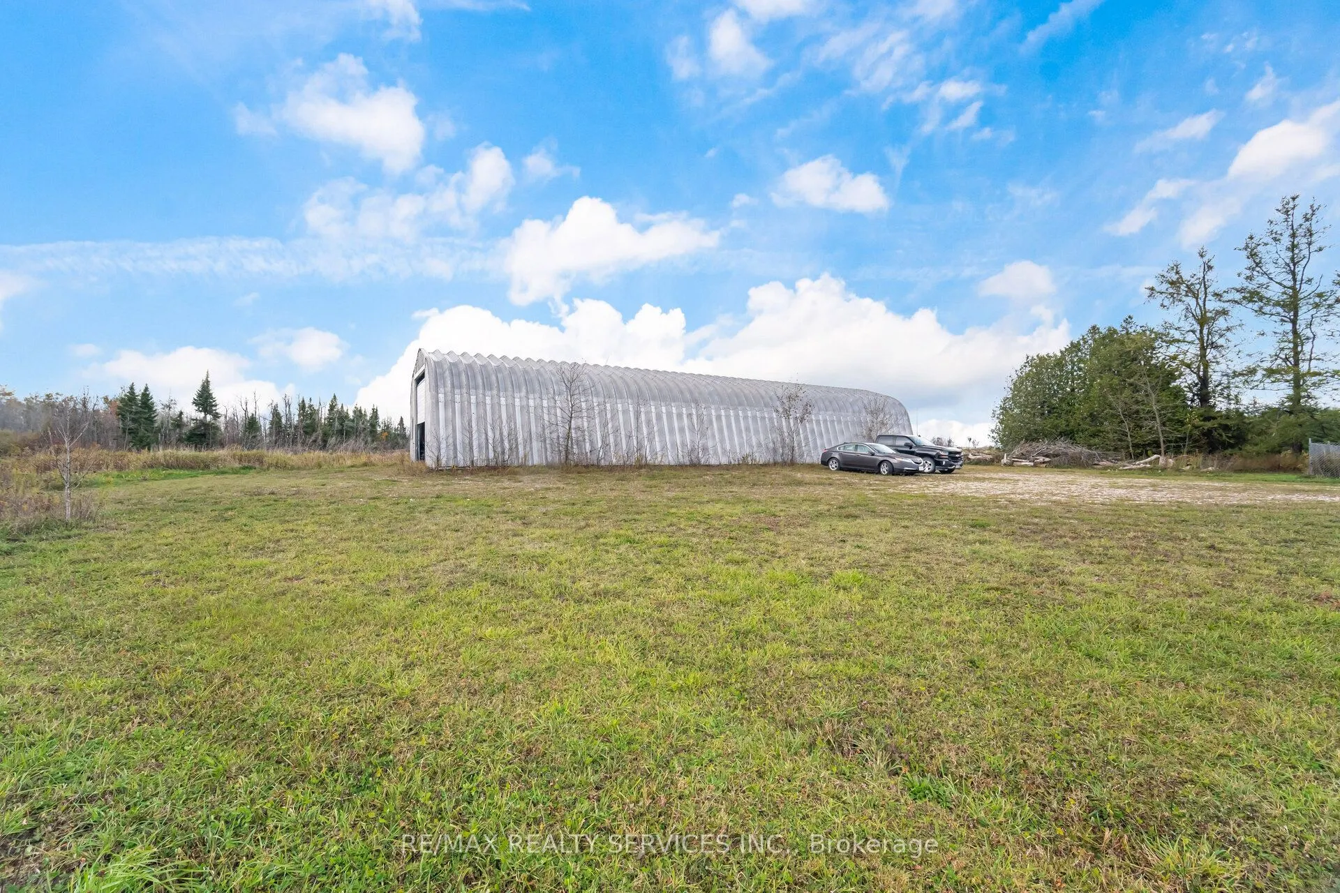764059 240 Side Road