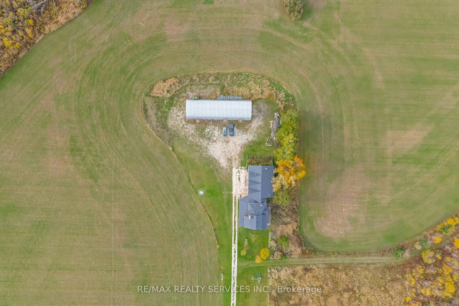 764059 240 Side Road