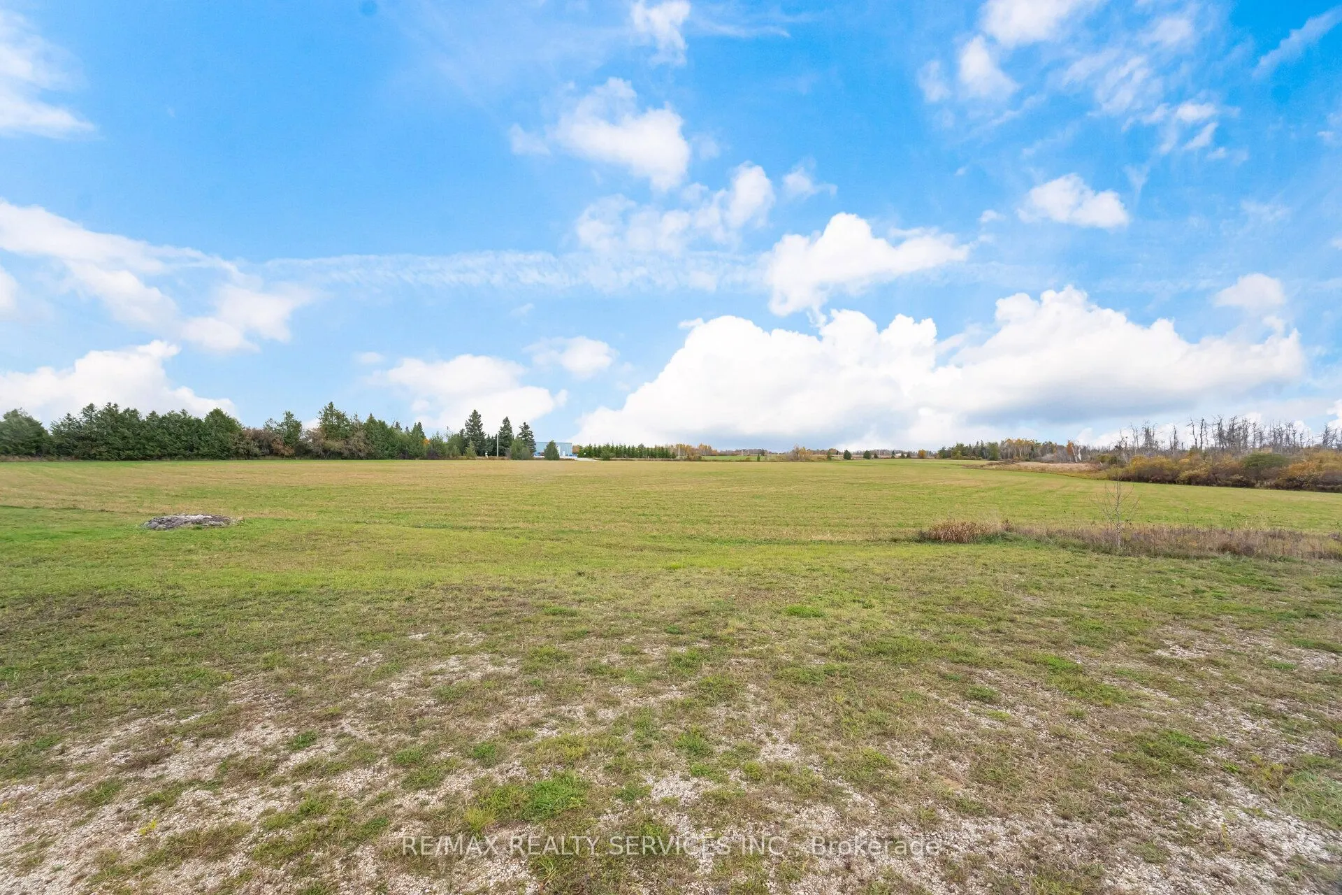 764059 240 Side Road