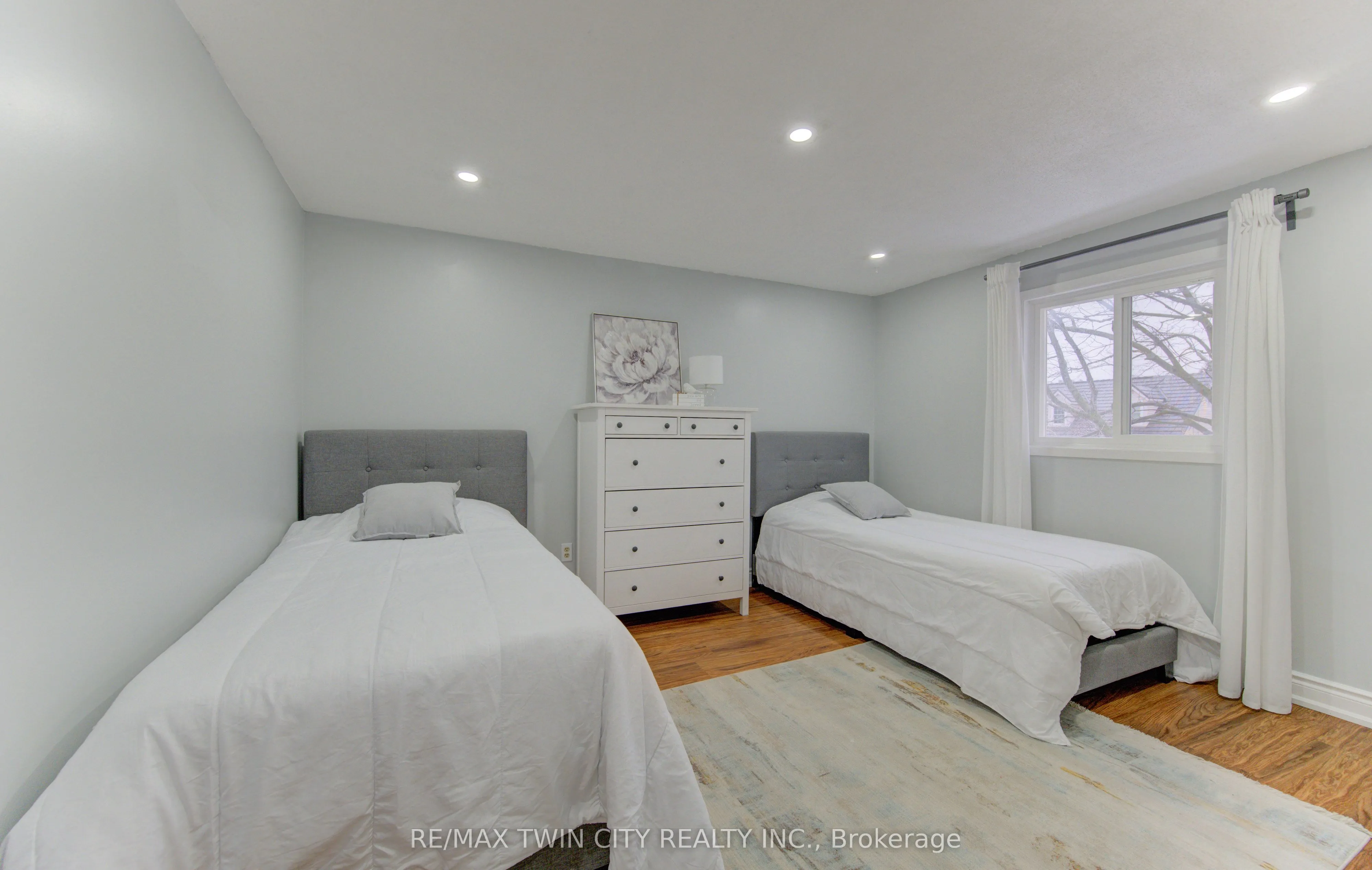 414 WOODS Lane