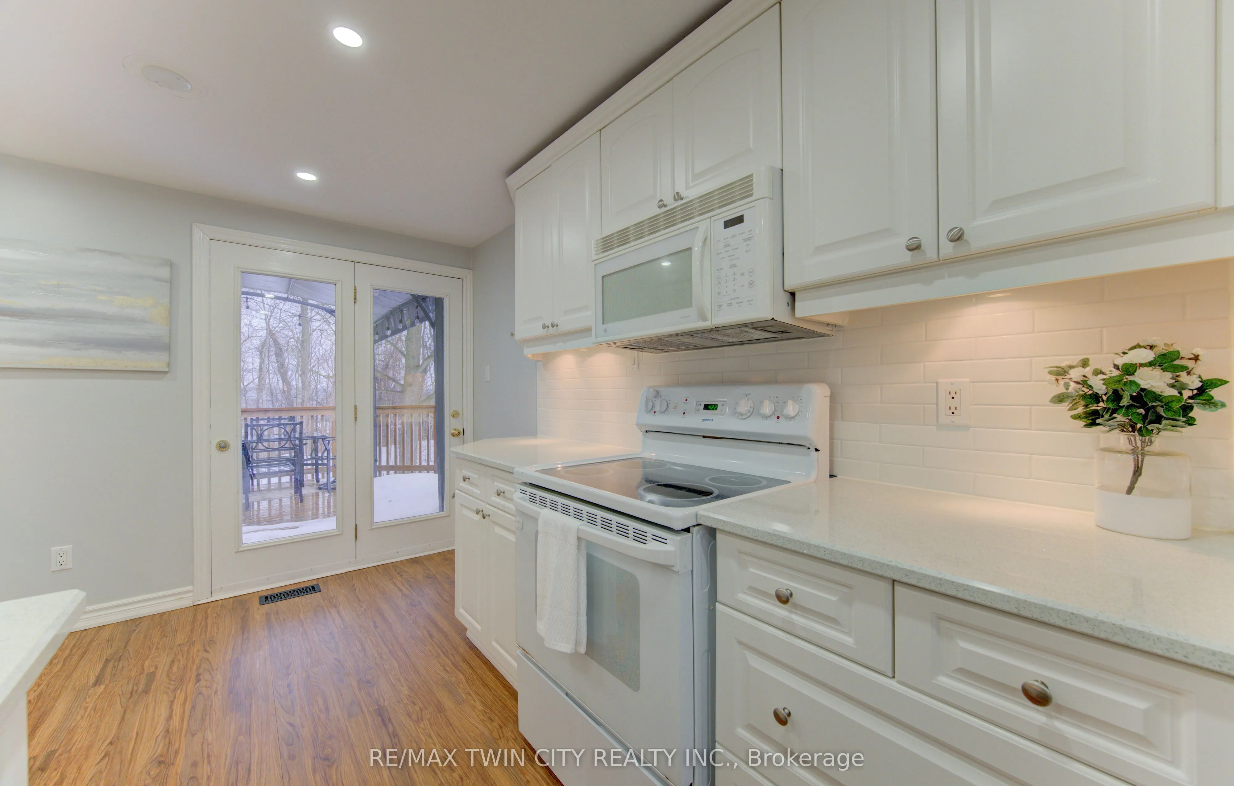 414 WOODS Lane