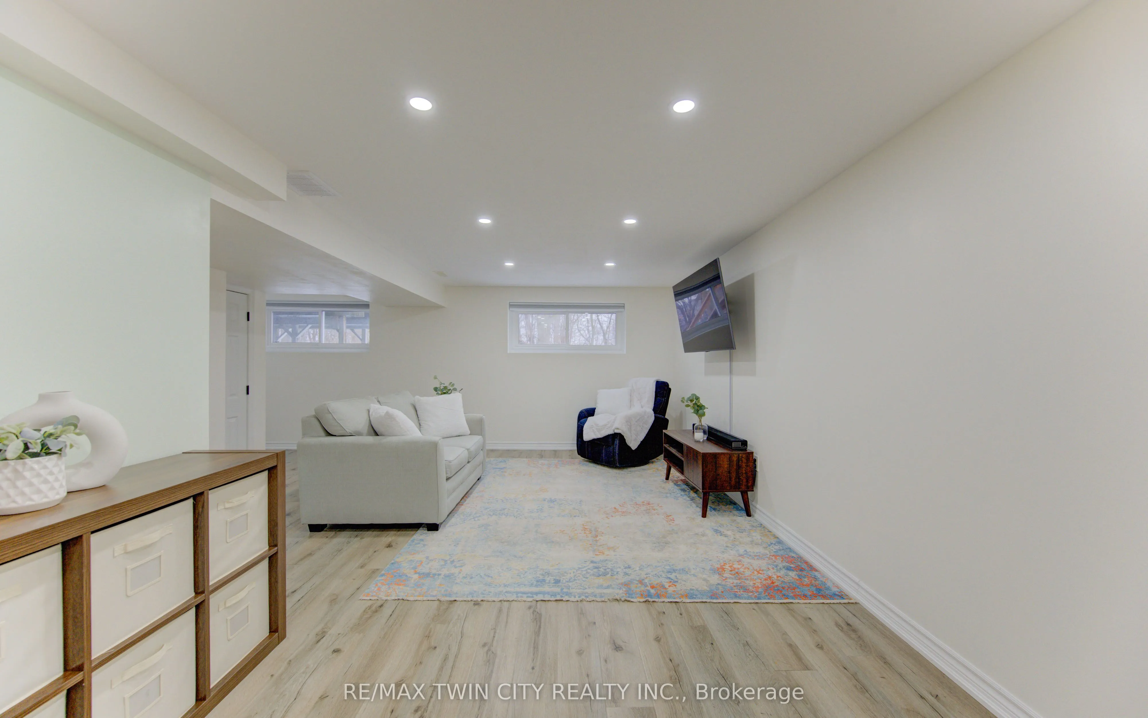 414 WOODS Lane
