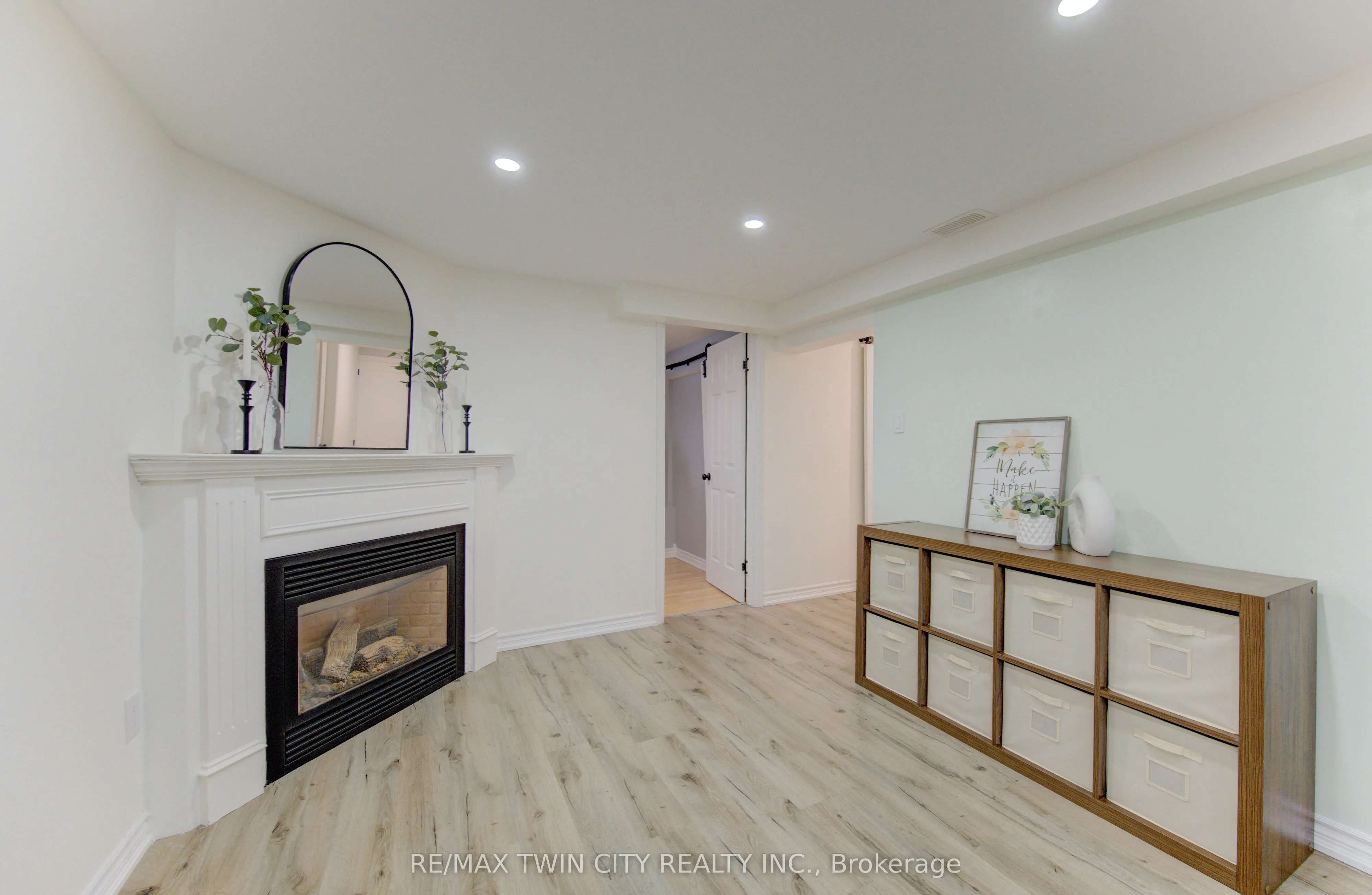 414 WOODS Lane