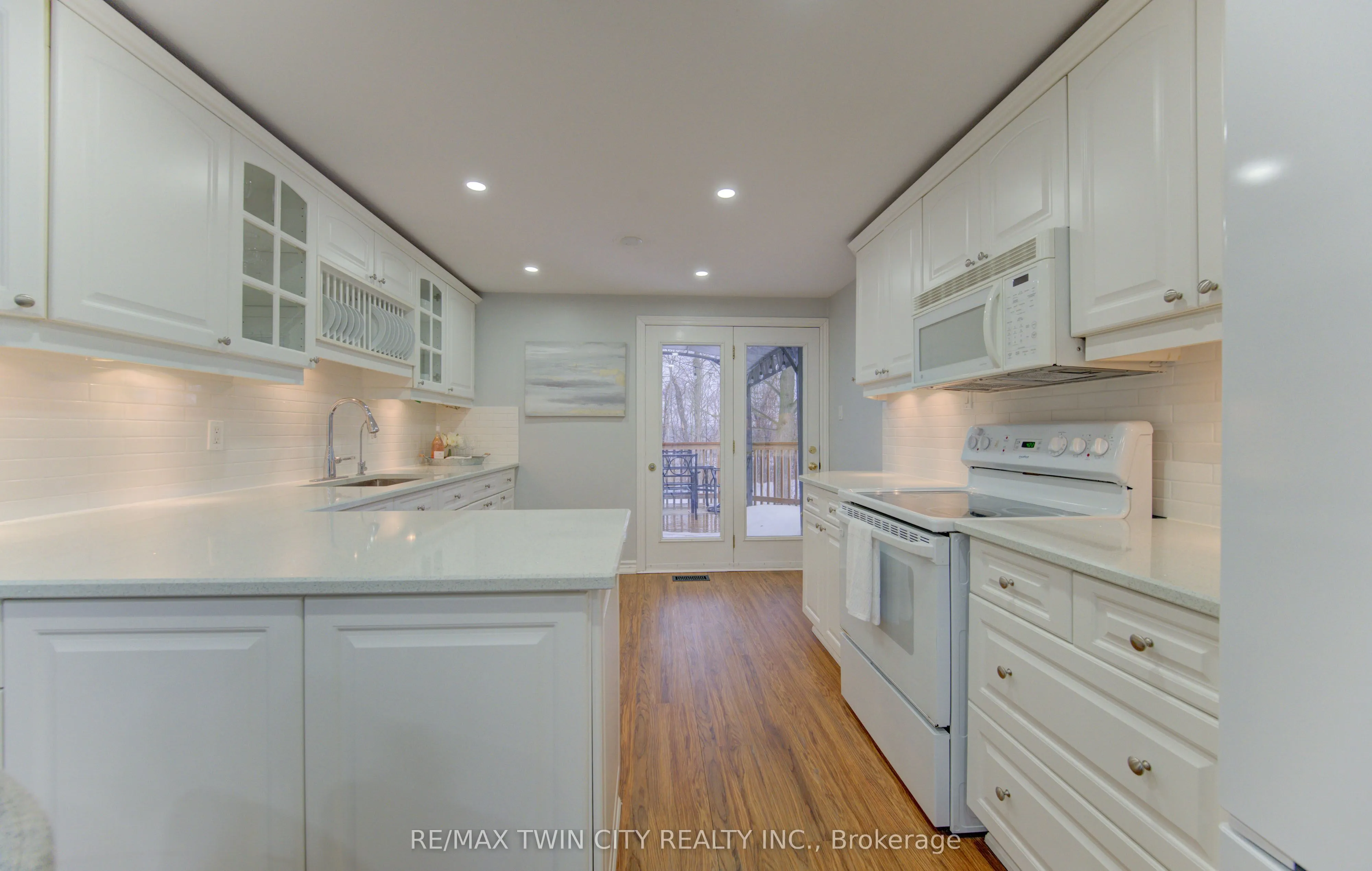 414 WOODS Lane