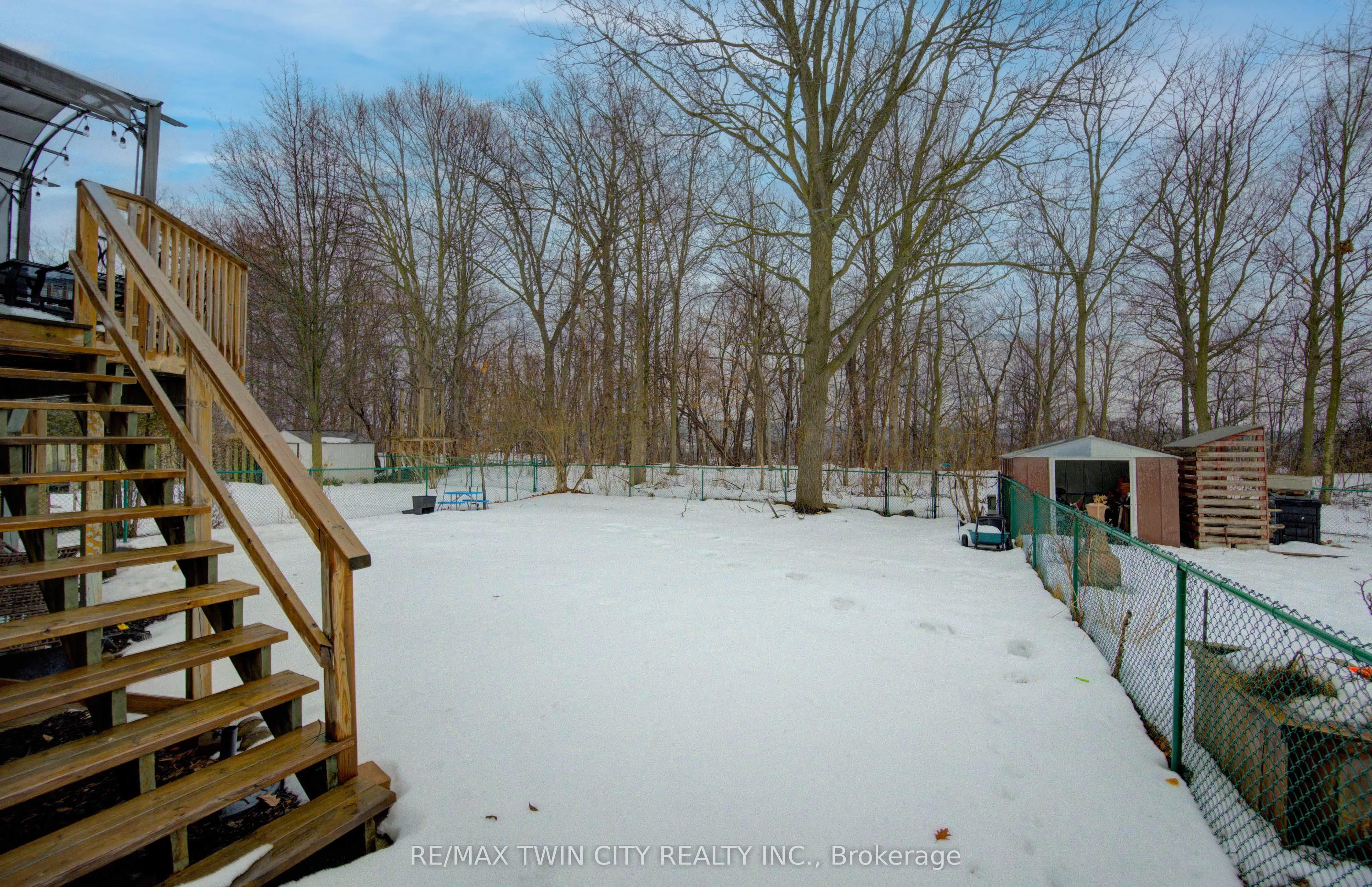 414 WOODS Lane
