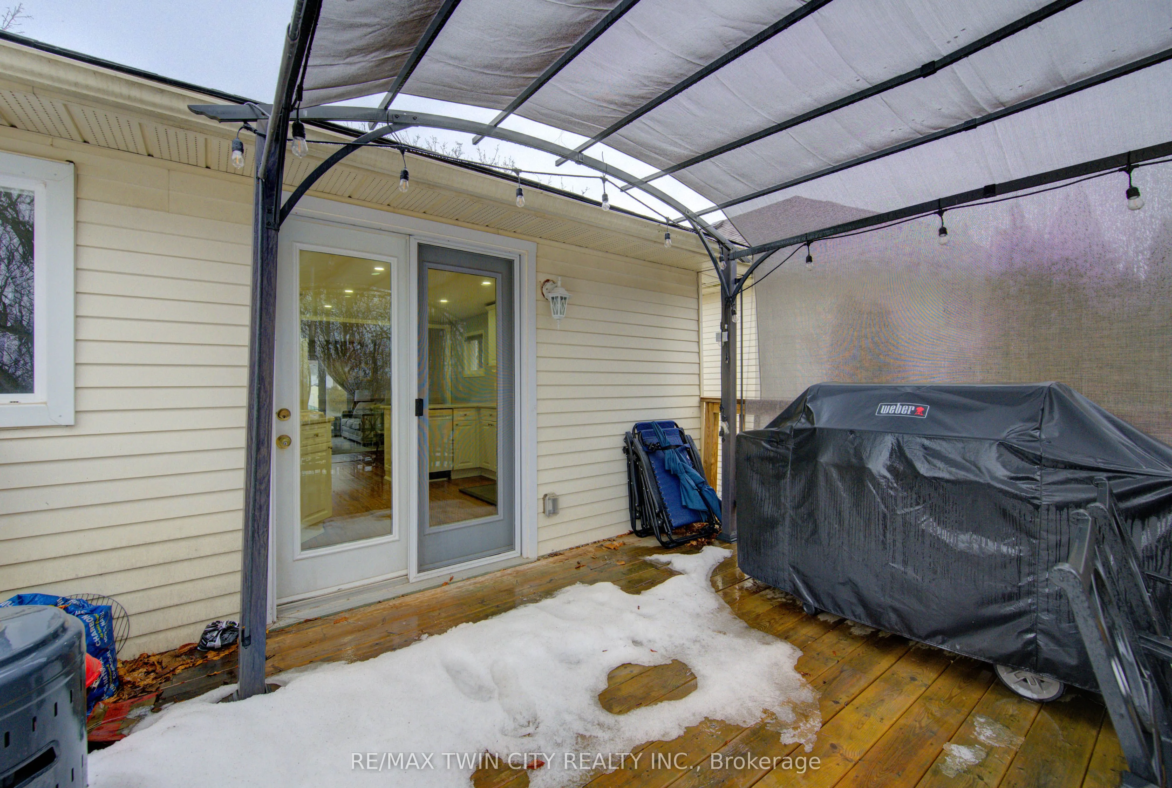 414 WOODS Lane