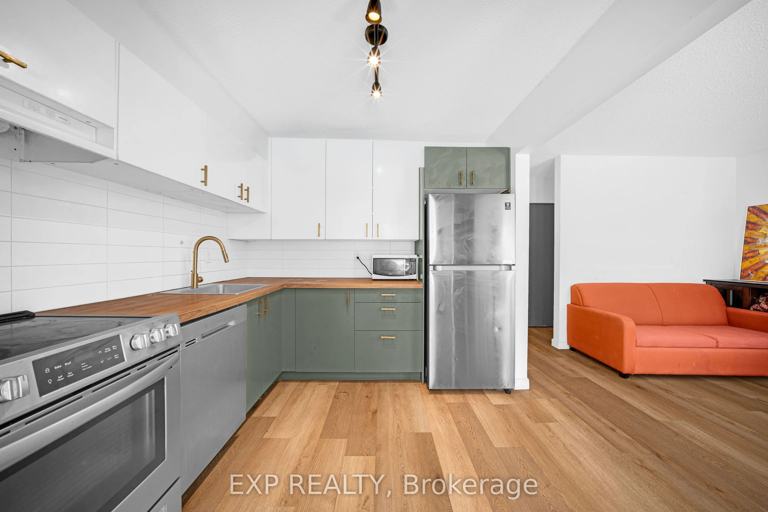 2080 Ogilvie Road #11K
