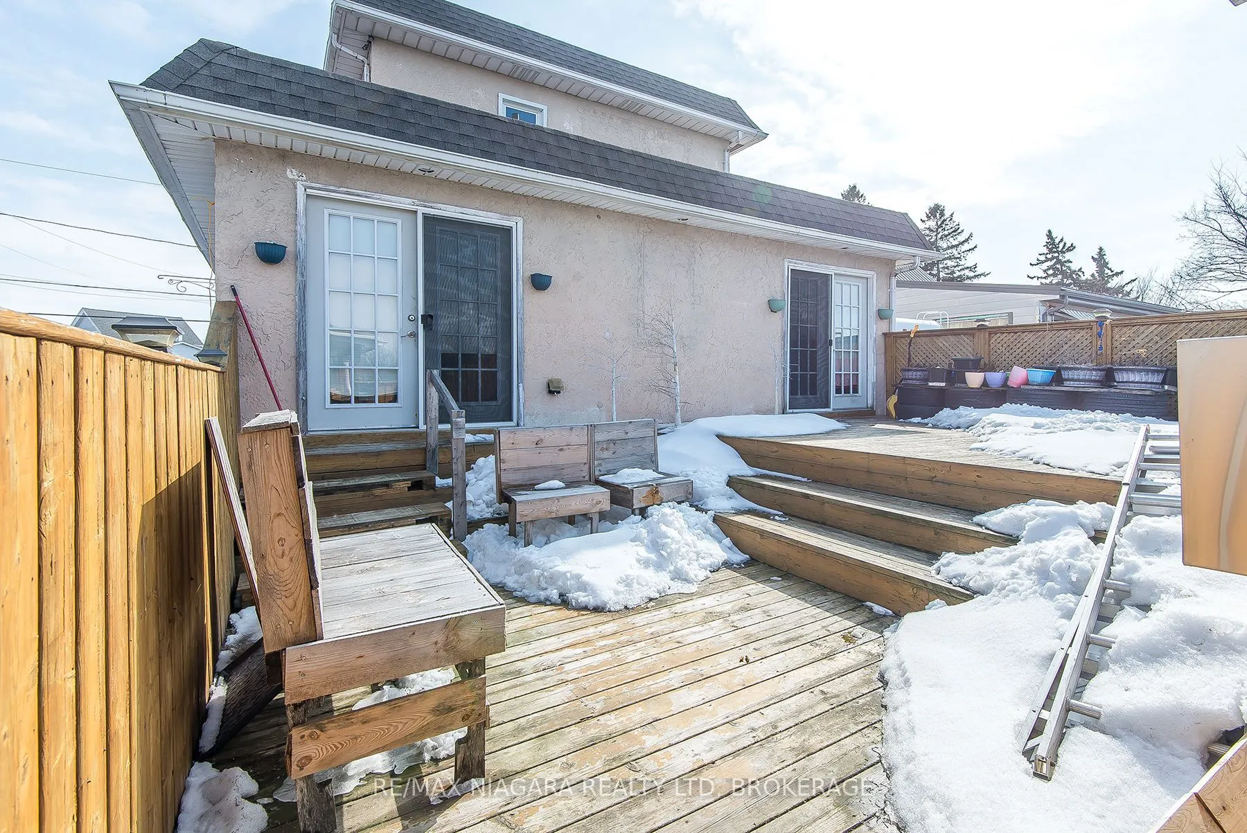 98 Chippawa Road