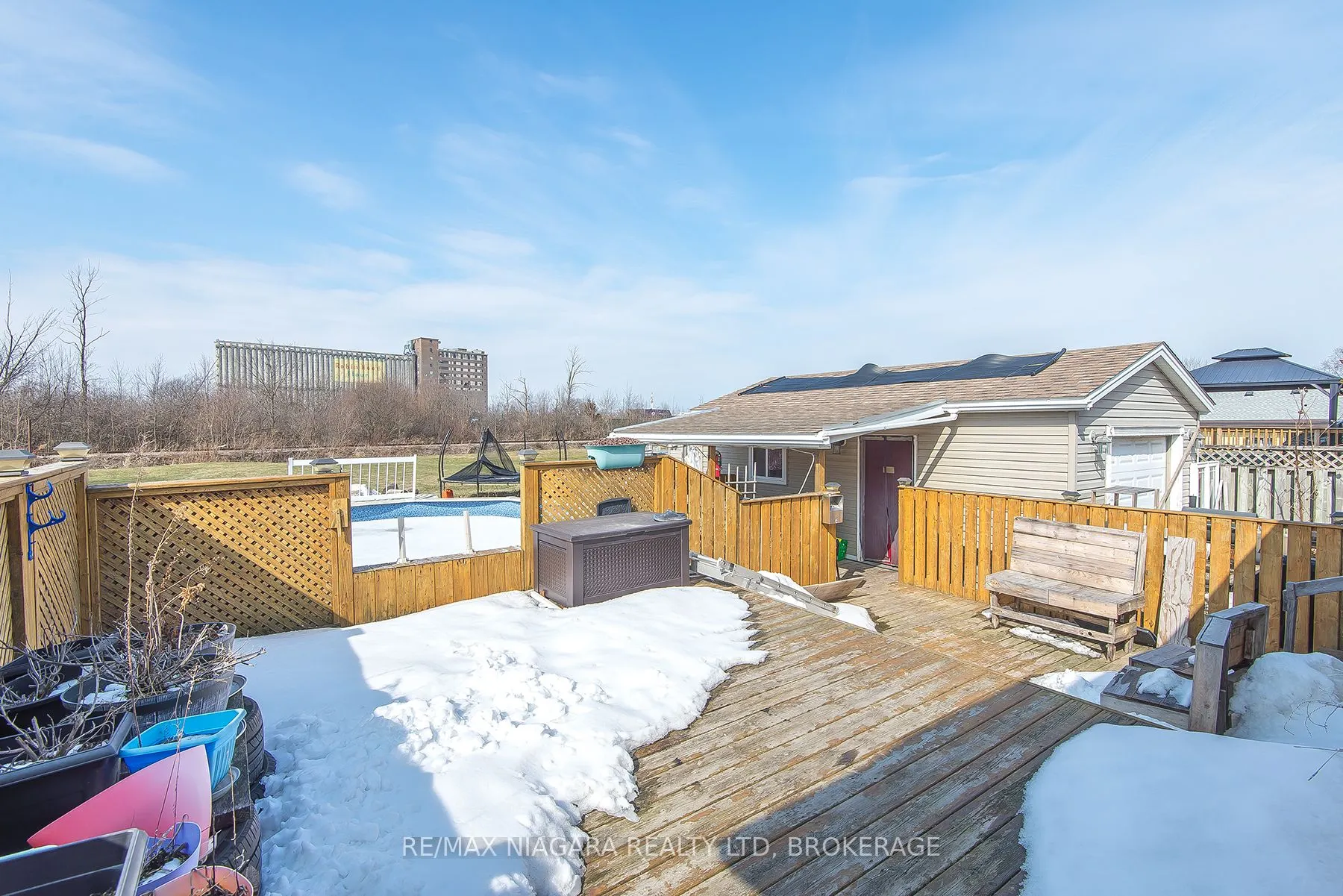 98 Chippawa Road