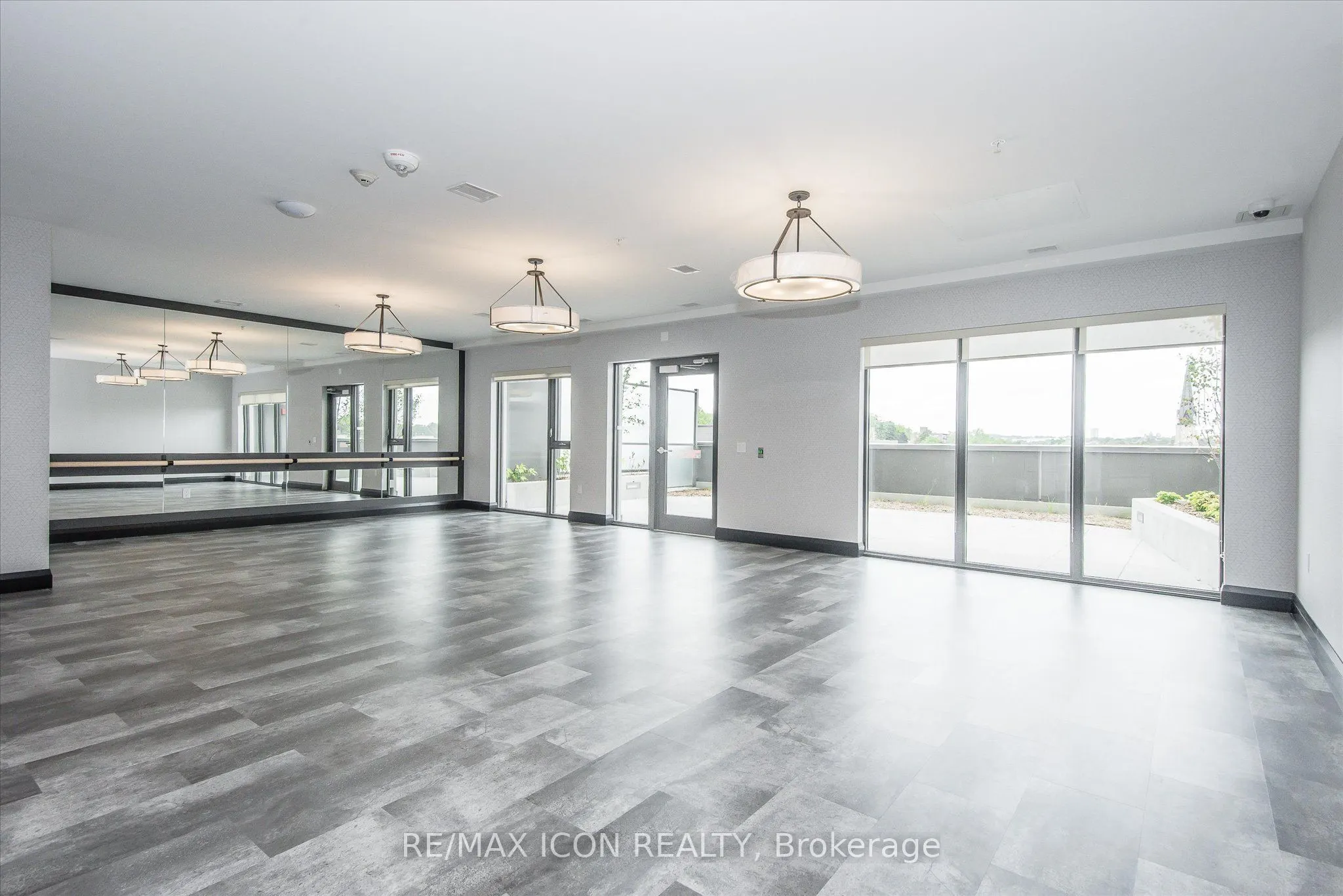 15 Glebe Street #902