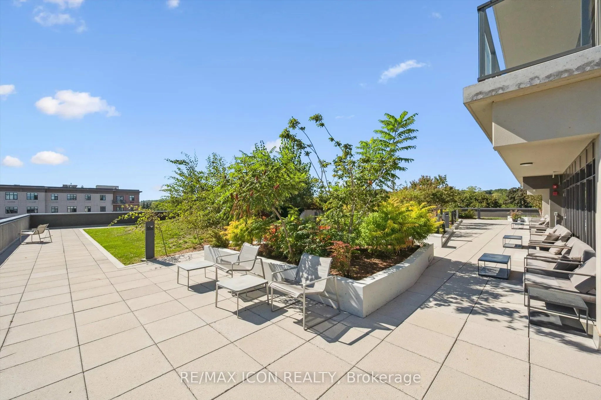 15 Glebe Street #902