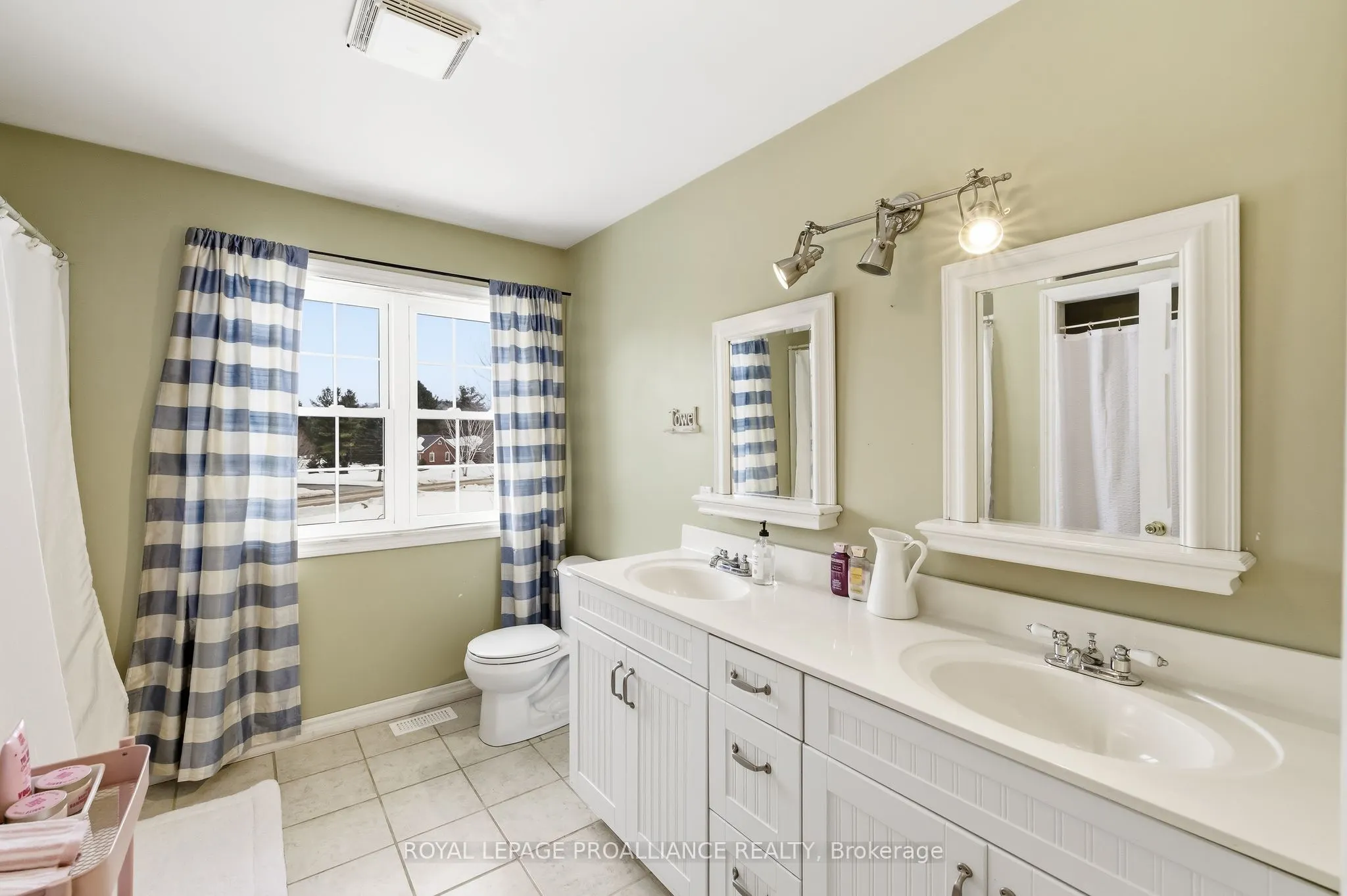 3937 Larose Crescent