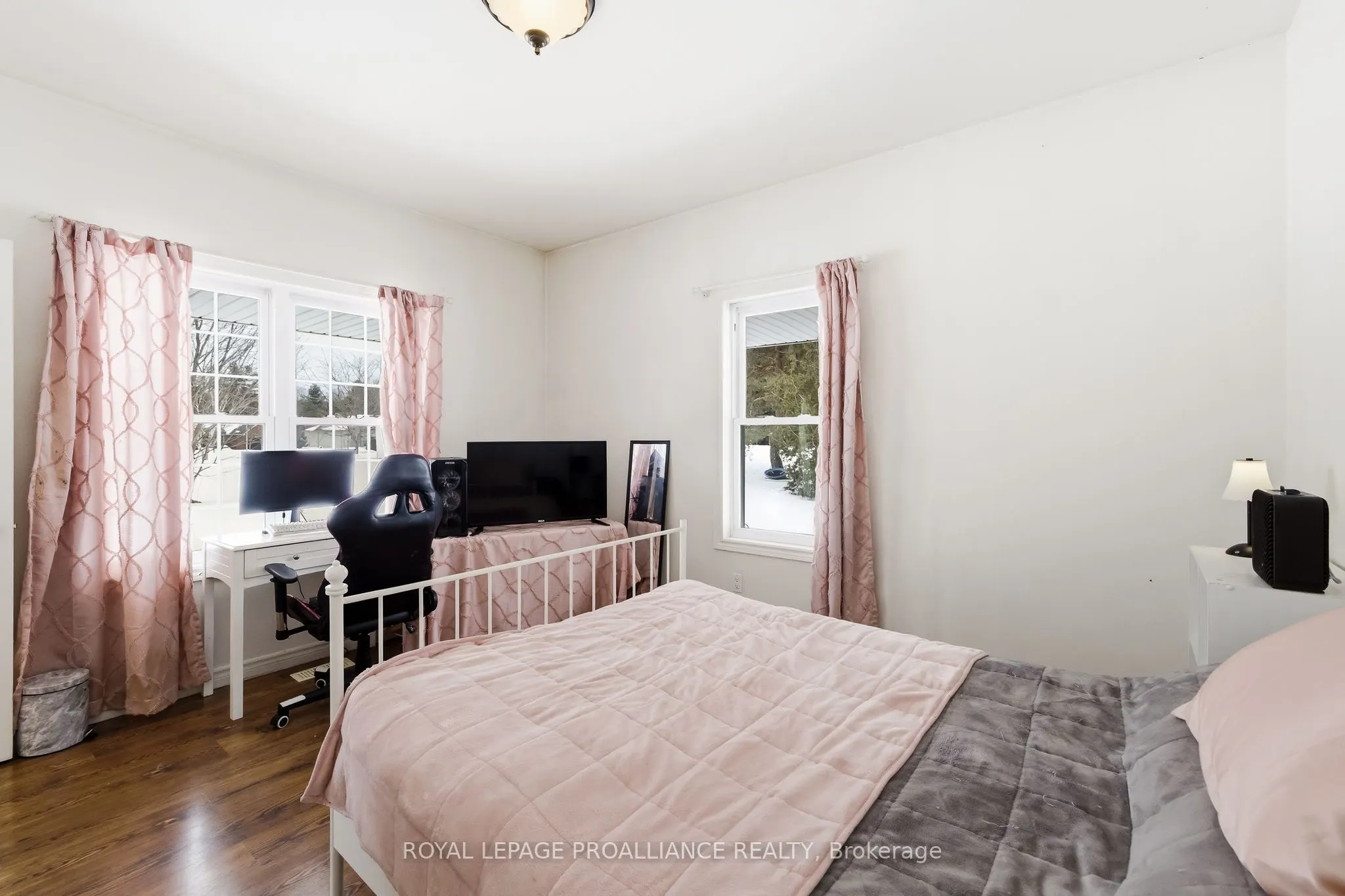 3937 Larose Crescent