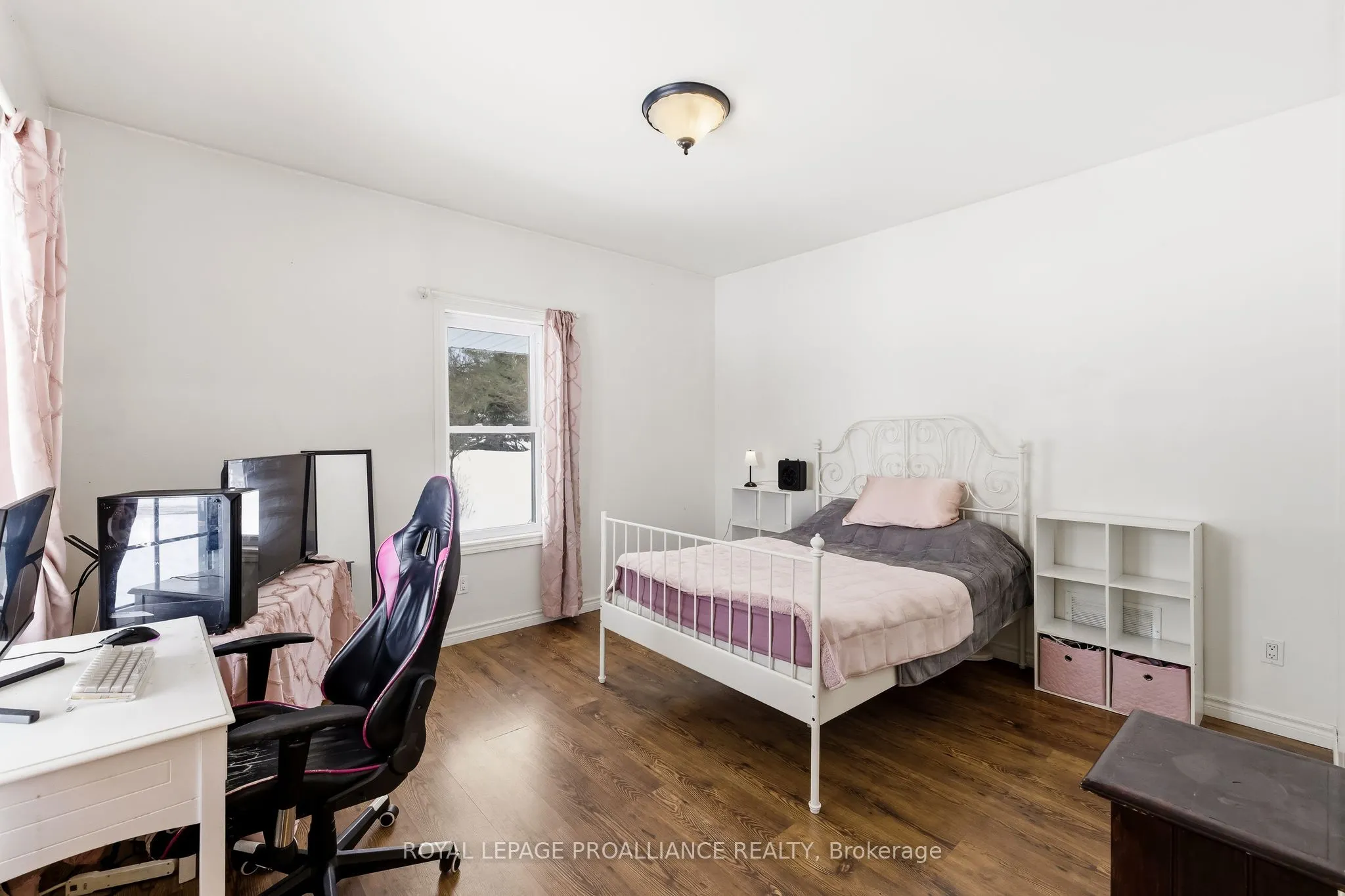 3937 Larose Crescent