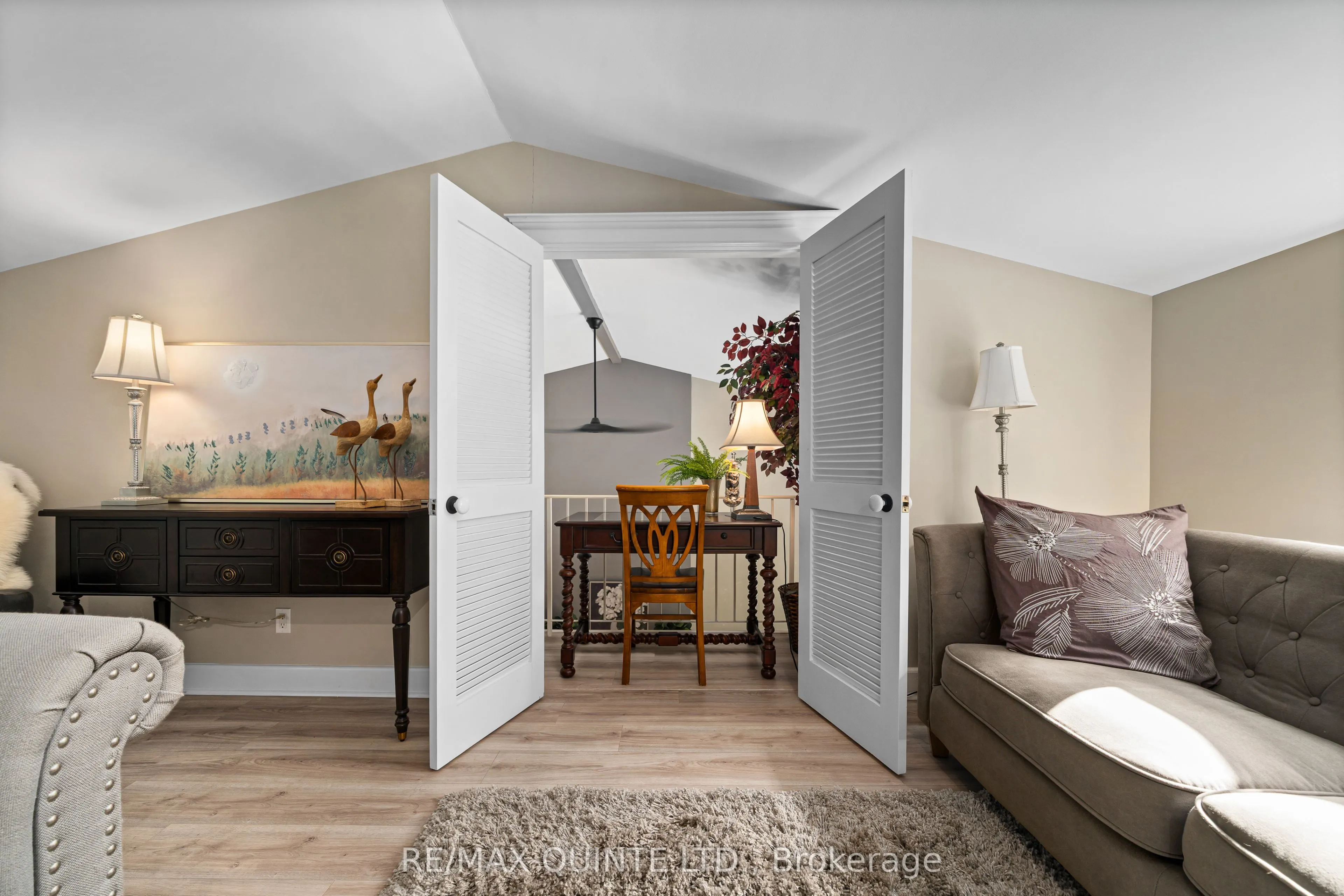 99 Bridge Street E #5