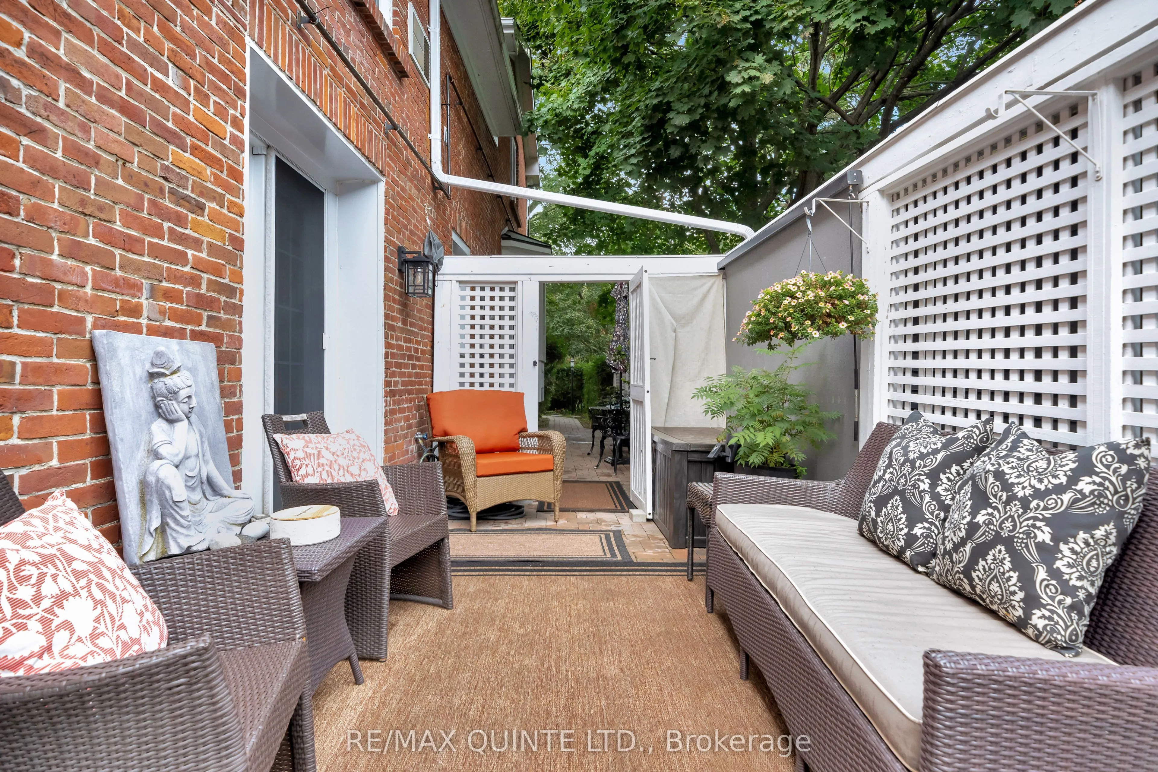 99 Bridge Street E #5