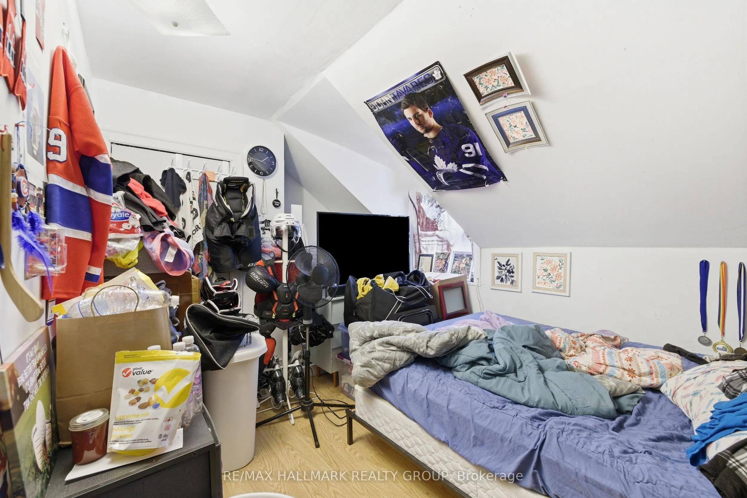 229 Gore Street E