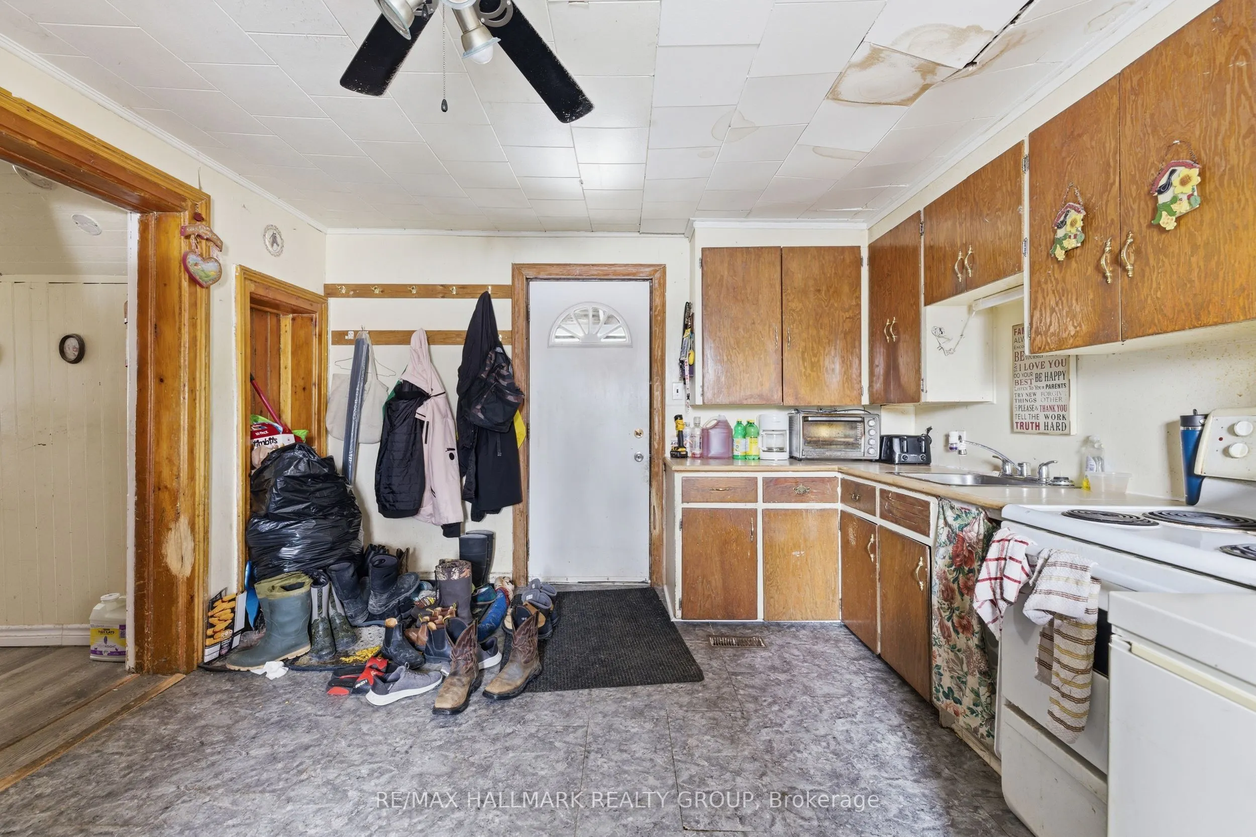 229 Gore Street E