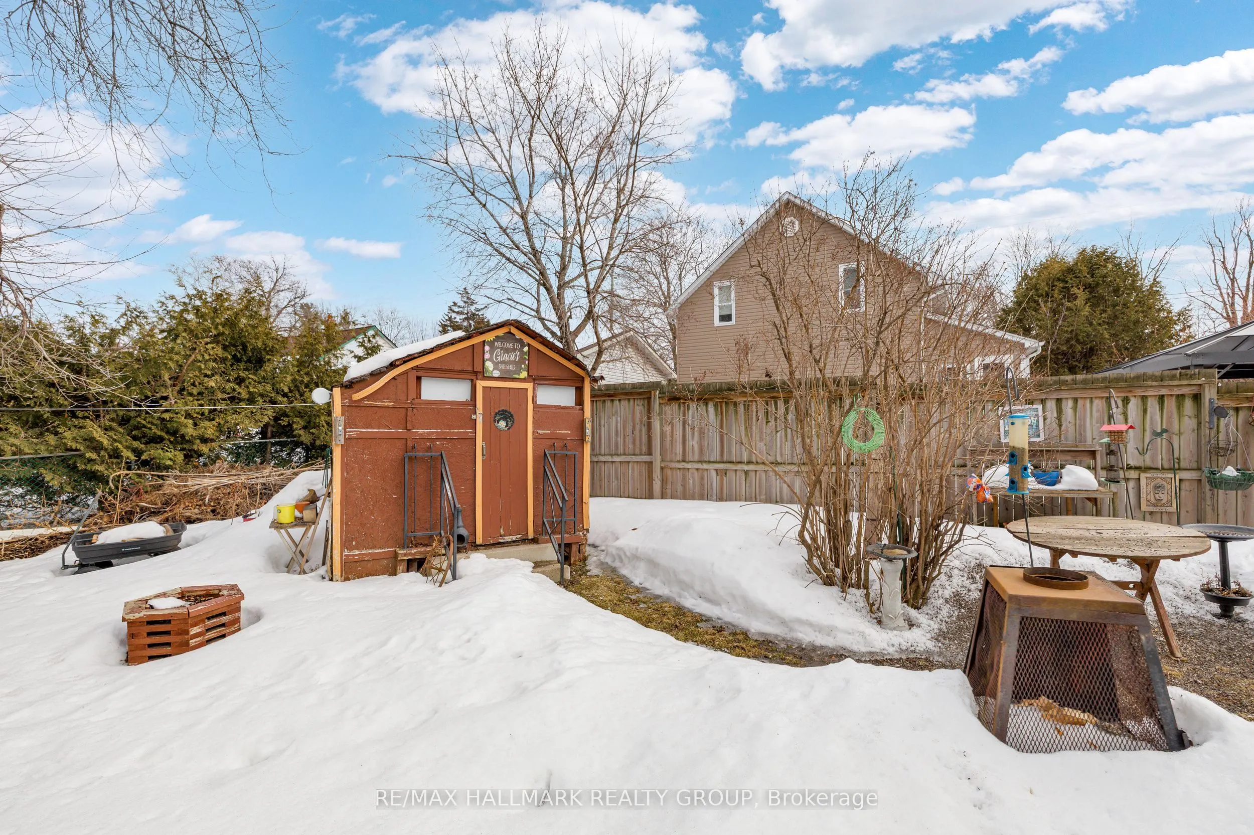 229 Gore Street E