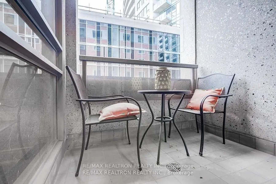 150 Main Street W #516