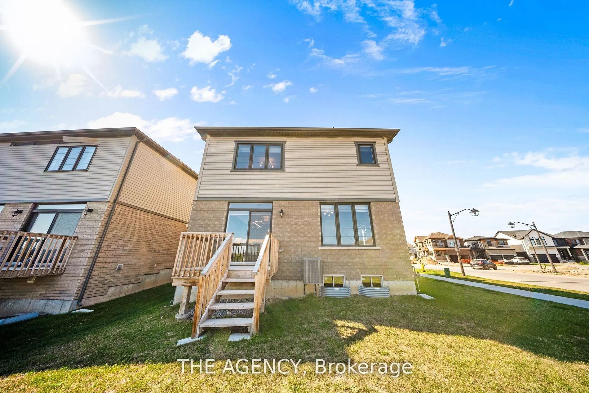 1 Bee Crescent